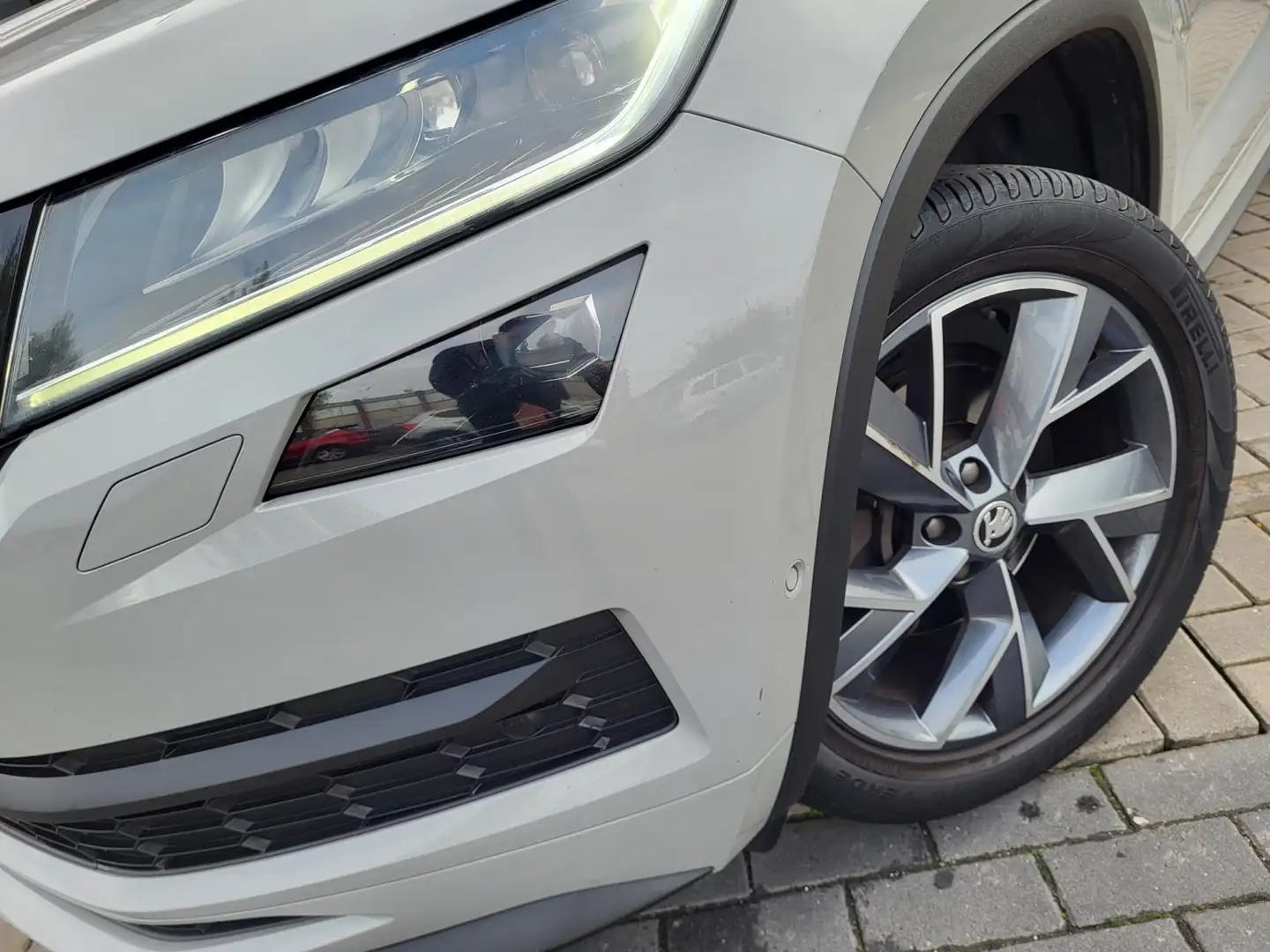 Skoda Kodiaq 1.5 TSI Sportline Business 7p. | Met o.a. achterui Grijs - 2