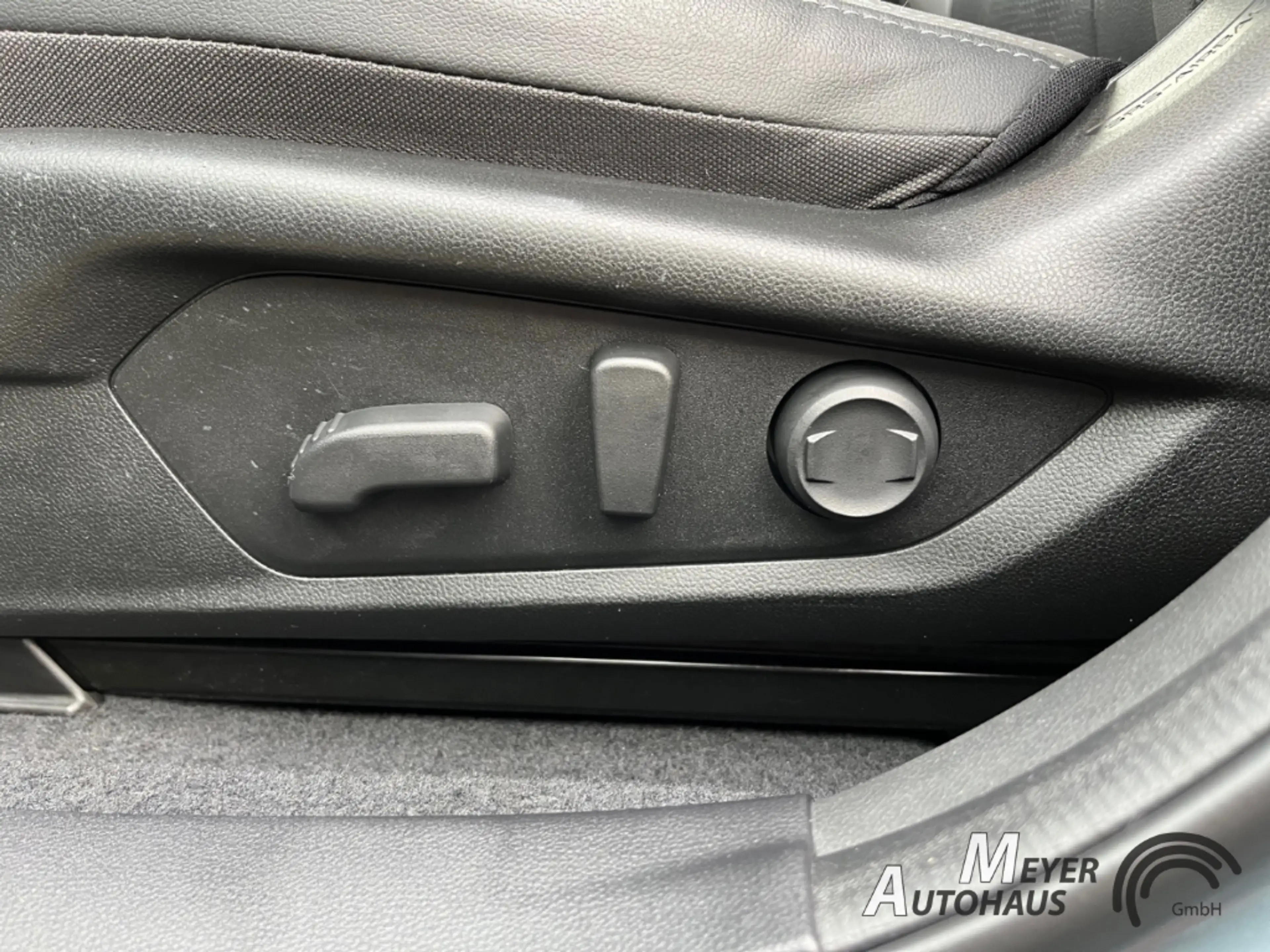 Subaru Crosstrek 2.0ie e-BOXER Platinum Lineartronic — photo 9