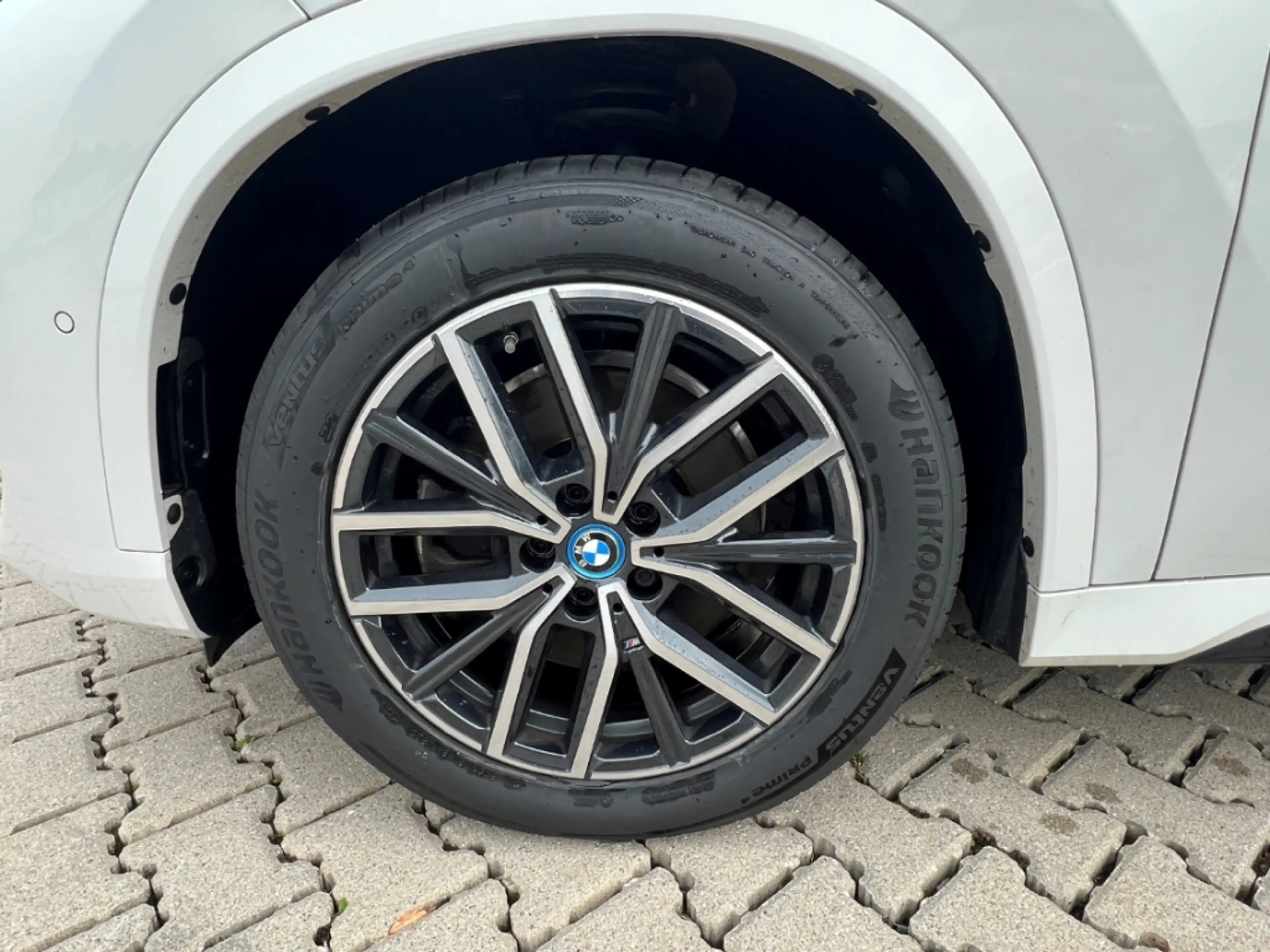BMW iX1 xDrive 30 M-Sport AD AHK-klappbar AHK Navi Digital — photo 10