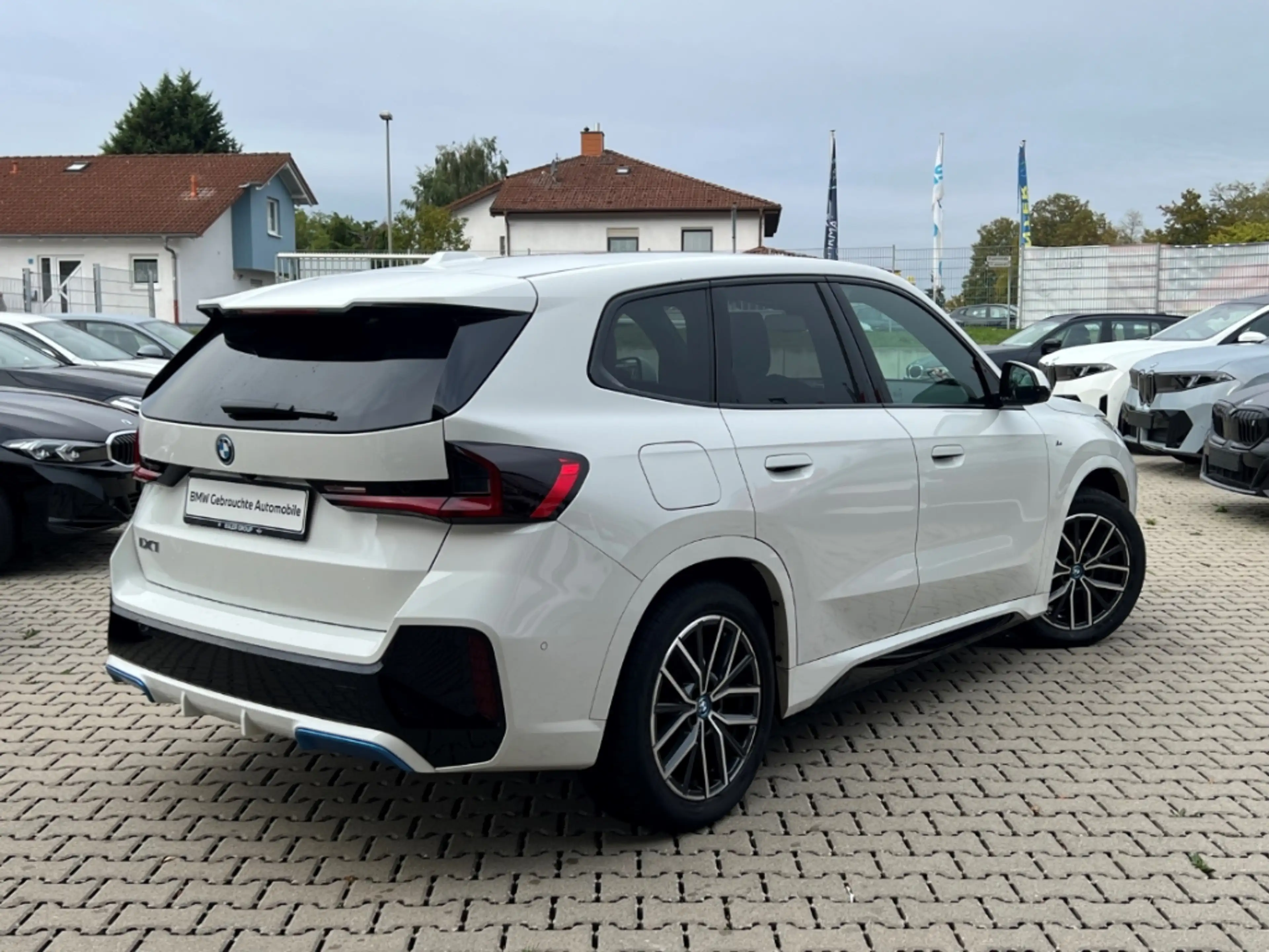 BMW iX1 xDrive 30 M-Sport AD AHK-klappbar AHK Navi Digital — photo 4