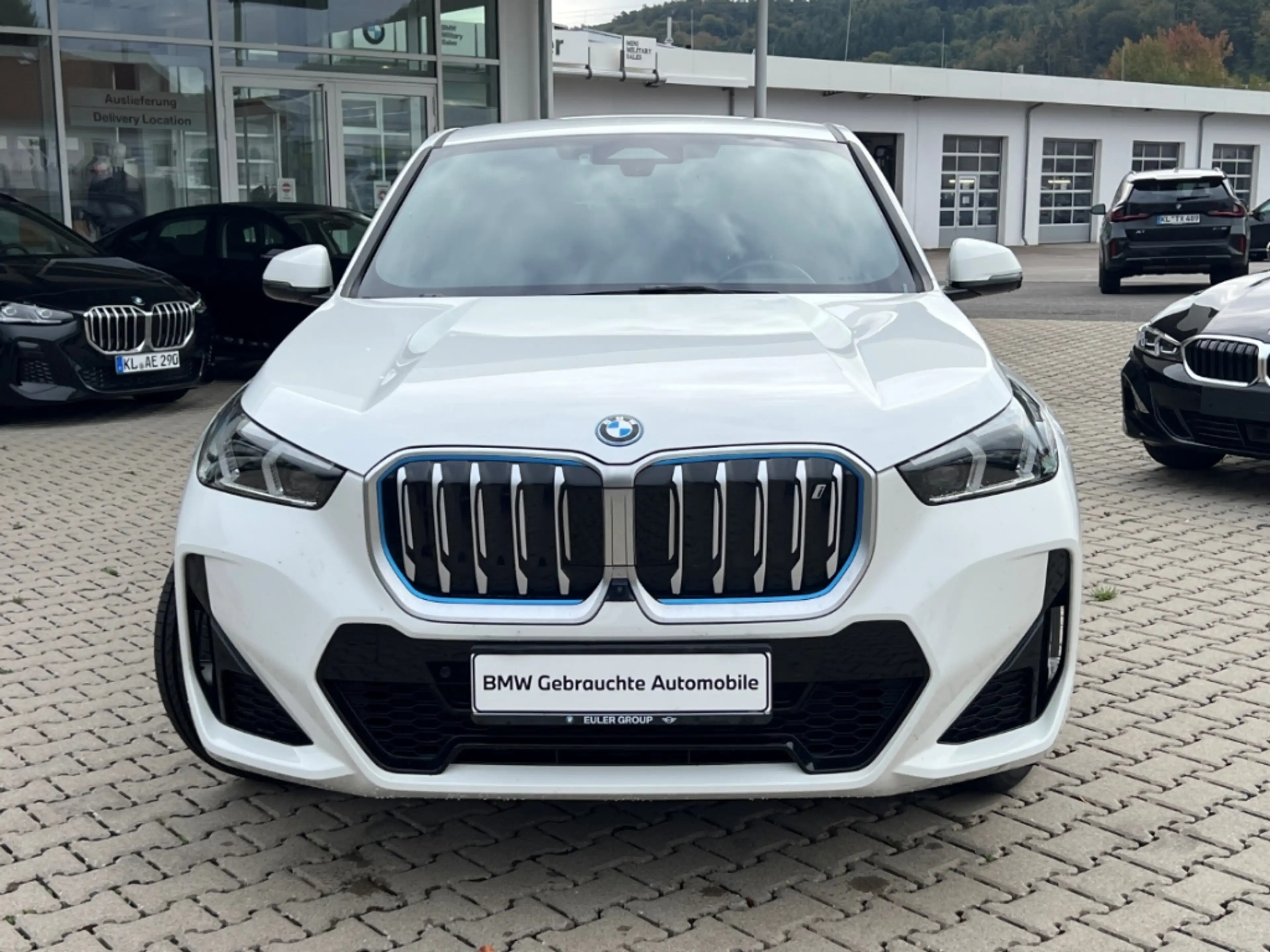 BMW iX1 xDrive 30 M-Sport AD AHK-klappbar AHK Navi Digital — photo 5