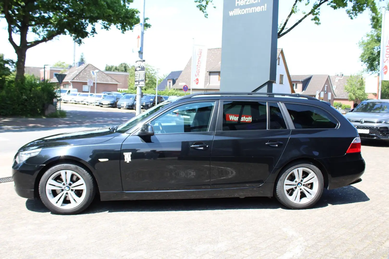 BMW 520 d Edition Lifestyle*AHK*HUD*SOFTCLOSE*PDC Schwarz - 2