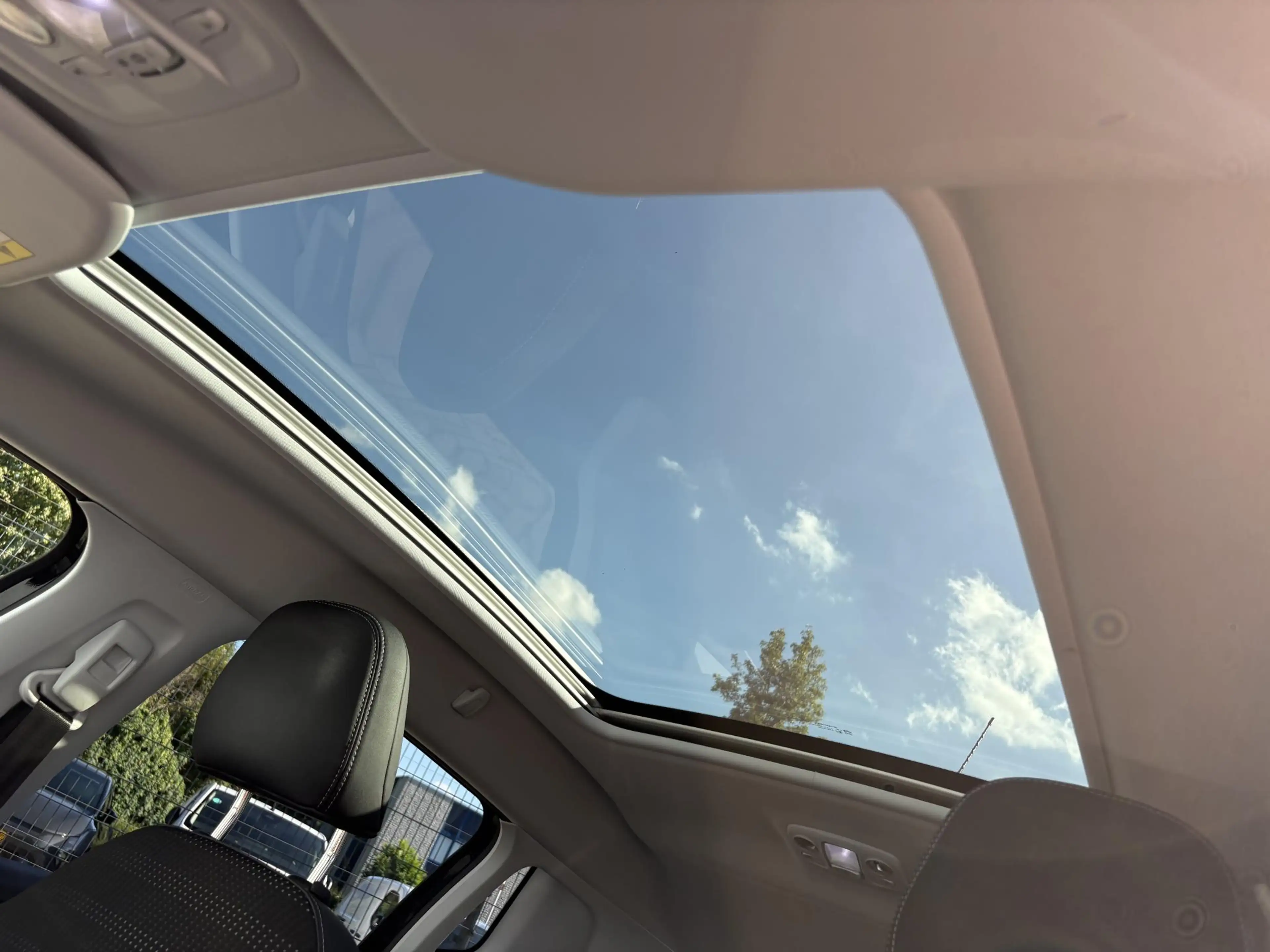 Peugeot 2008 1.2 Allure Automaat | Panorama dak | All Season ba — photo 12