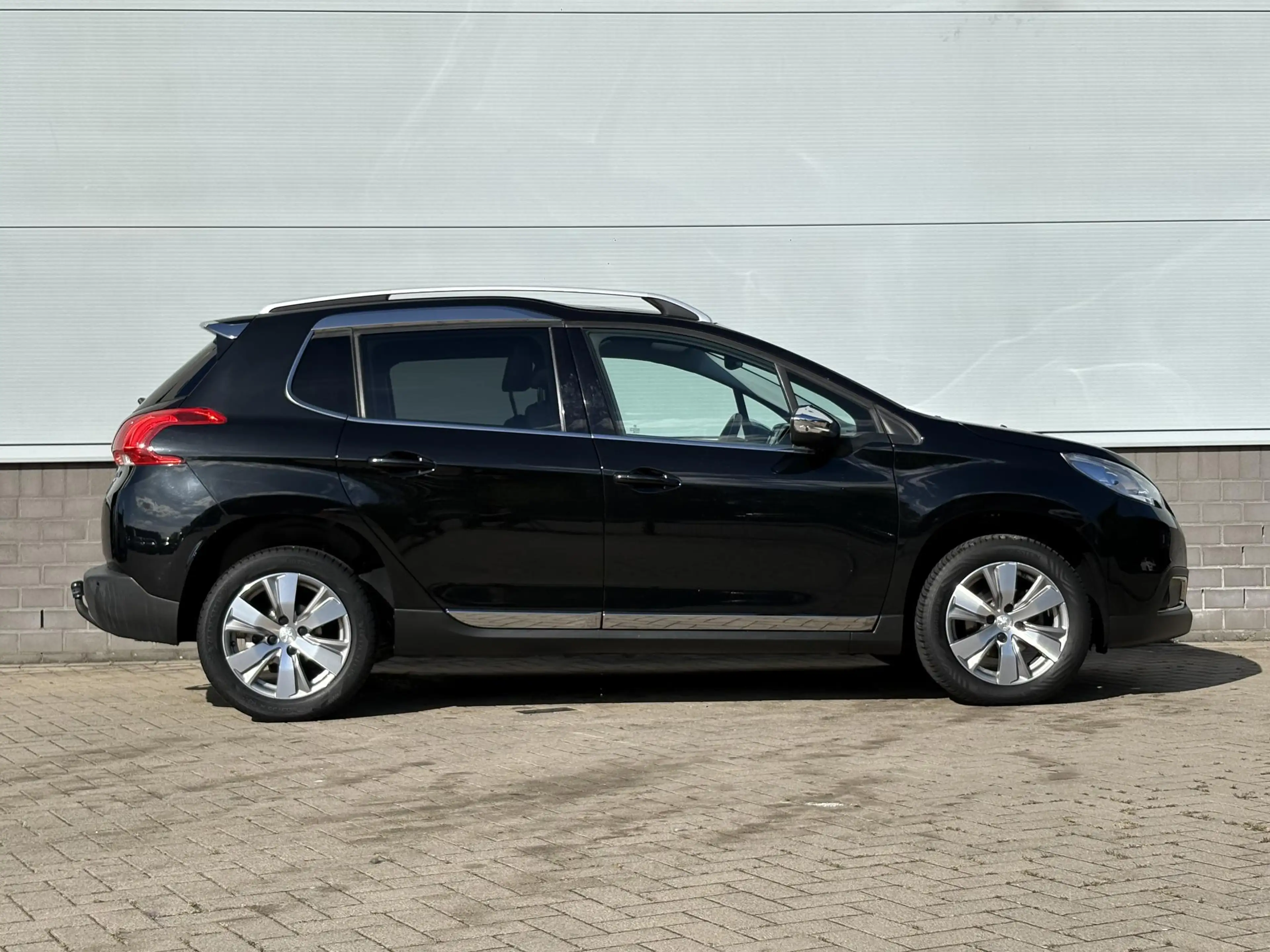 Peugeot 2008 1.2 Allure Automaat | Panorama dak | All Season ba — photo 3