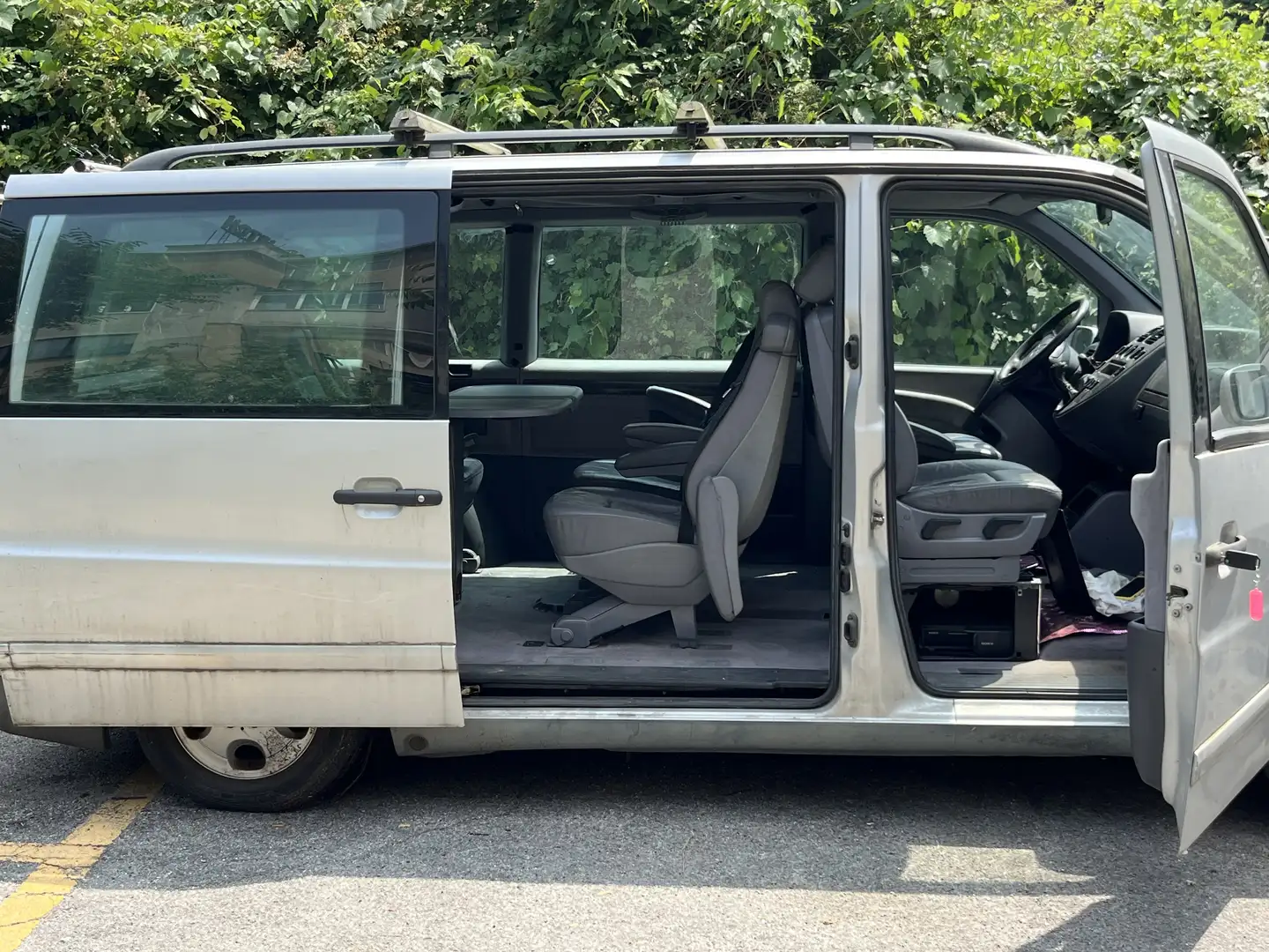 Mercedes-Benz CE 230 Trasporto di Persone e Cose Stříbrná - 2