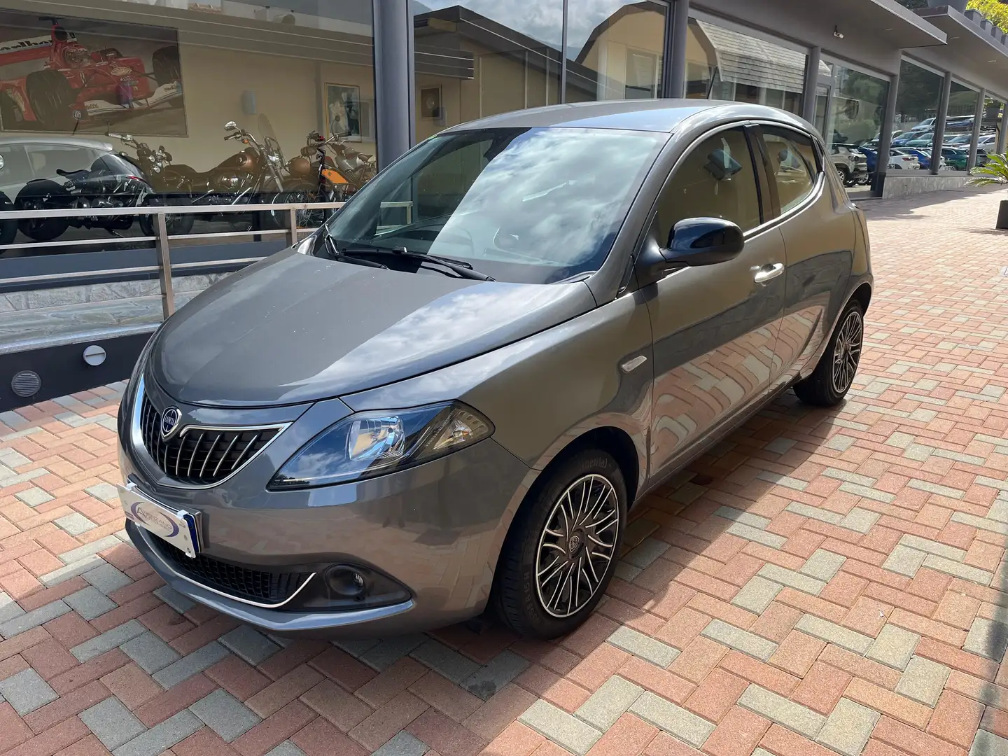 Lancia Ypsilon Ypsilon III 2021 1.0 firefly hybrid Gold s Gris - 1