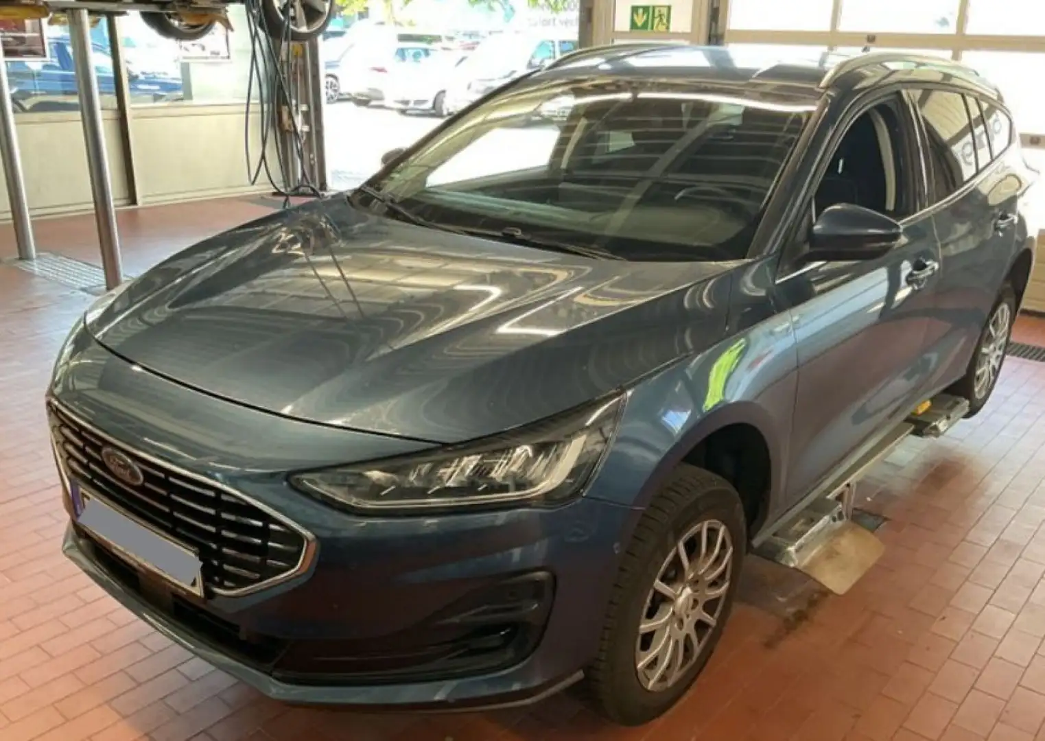 Ford Focus Turnier 1.0 EcoBoost Start-Stopp-System TI Blau - 2
