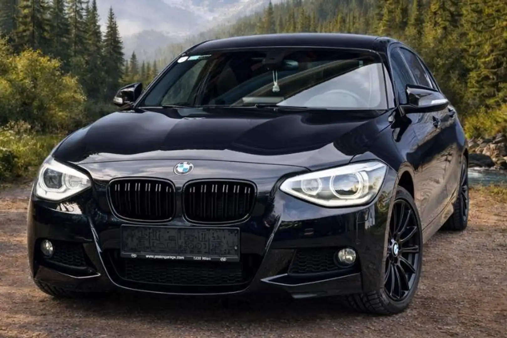 BMW 118 118 d M Aut. Paket ab Werk Black Pearl Effekt Schwarz - 2