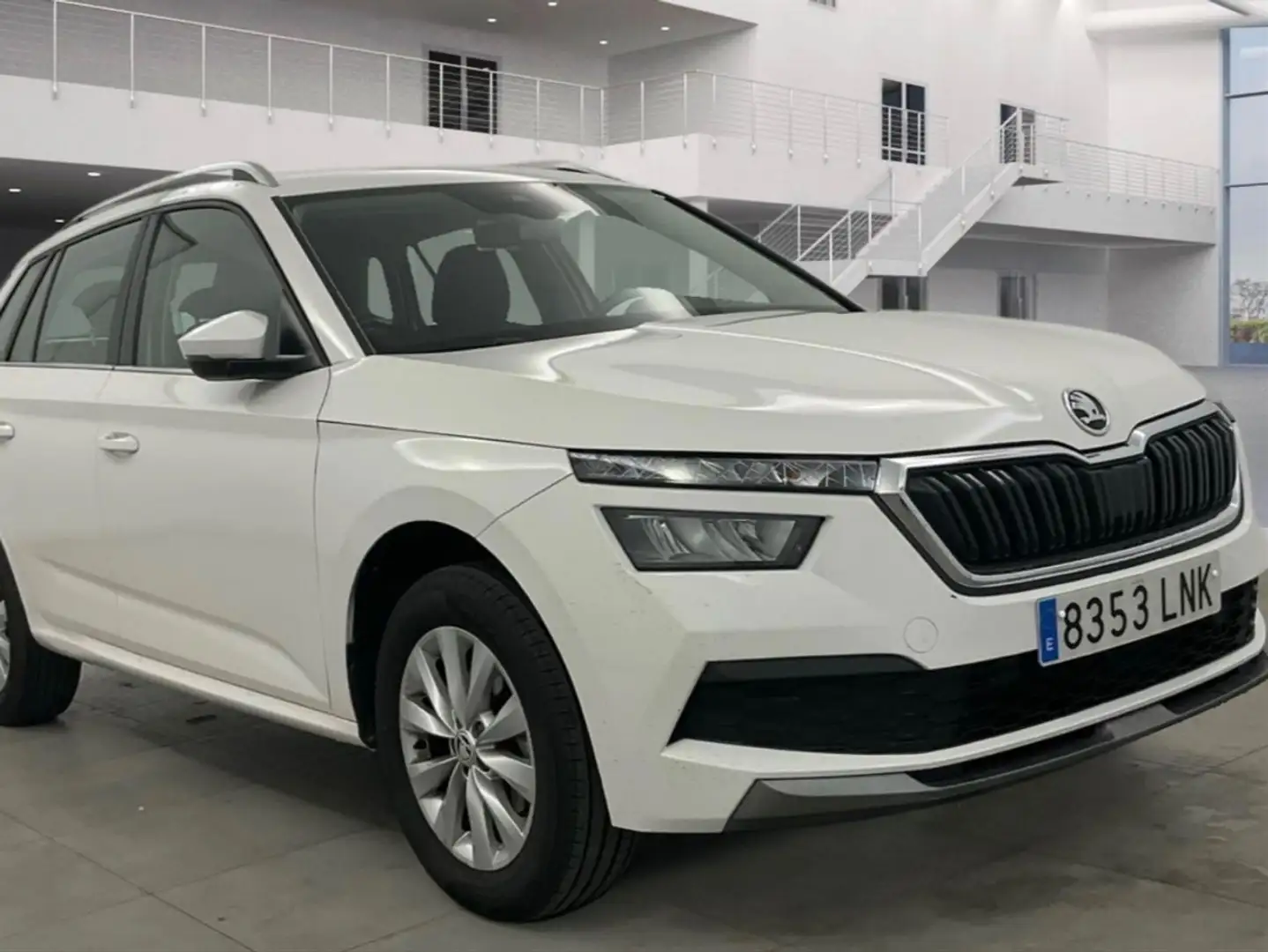 Skoda Kamiq 1.0 TSI Ambition 81kW DSG Weiß - 2