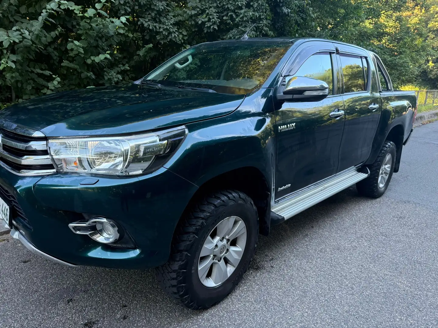 Toyota Hilux 2.4 D-4D 4WD Invincible50 Chrome Grün - 2