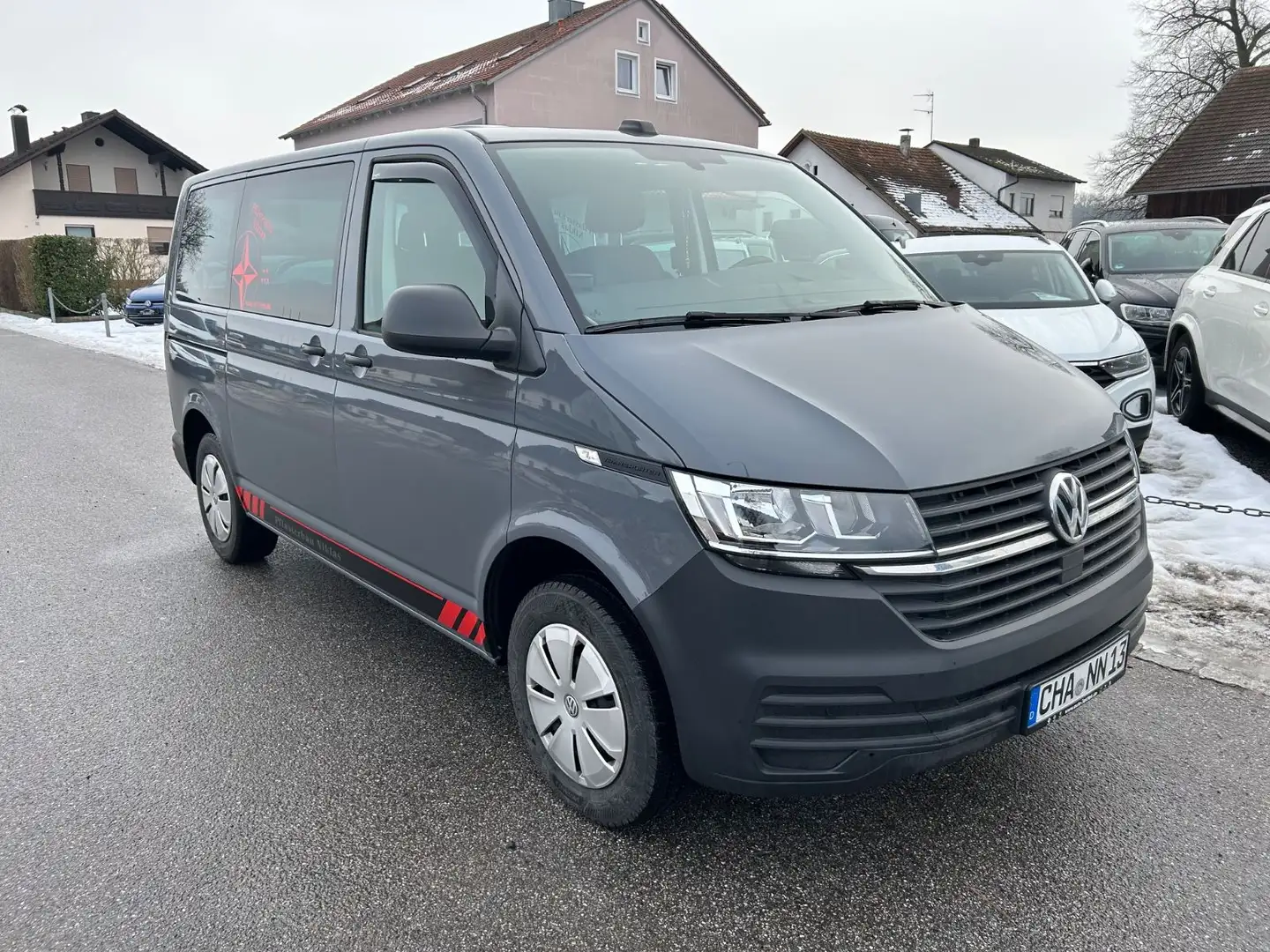 Volkswagen T6 Kombi AHK Grau - 1