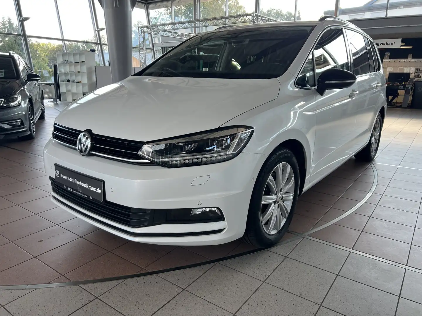 Volkswagen Touran 2.0 TDI Highline #Pano #Sitzheizung #Navi #Klima # Wit - 1