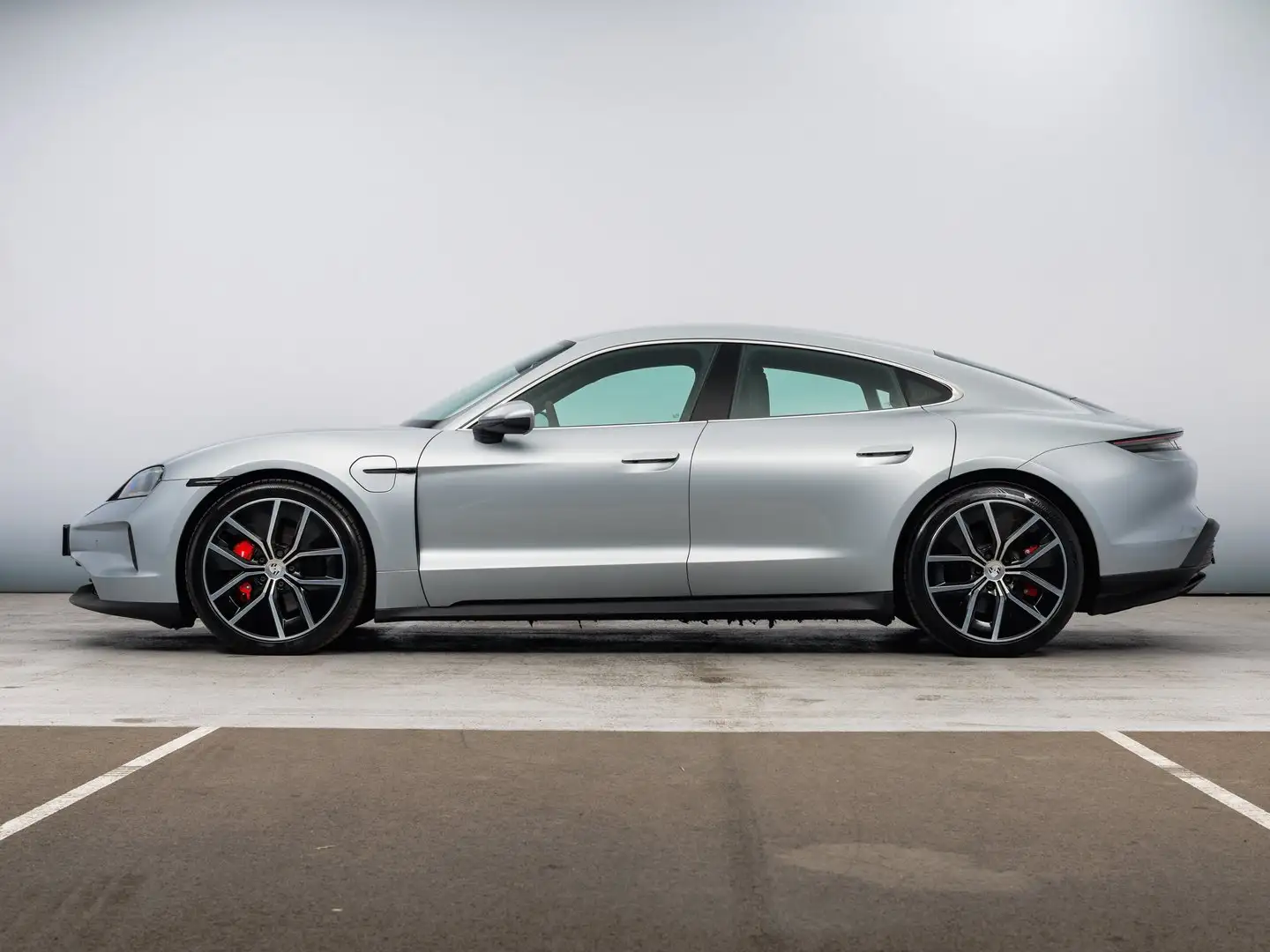 Porsche Taycan 4S Silber - 2