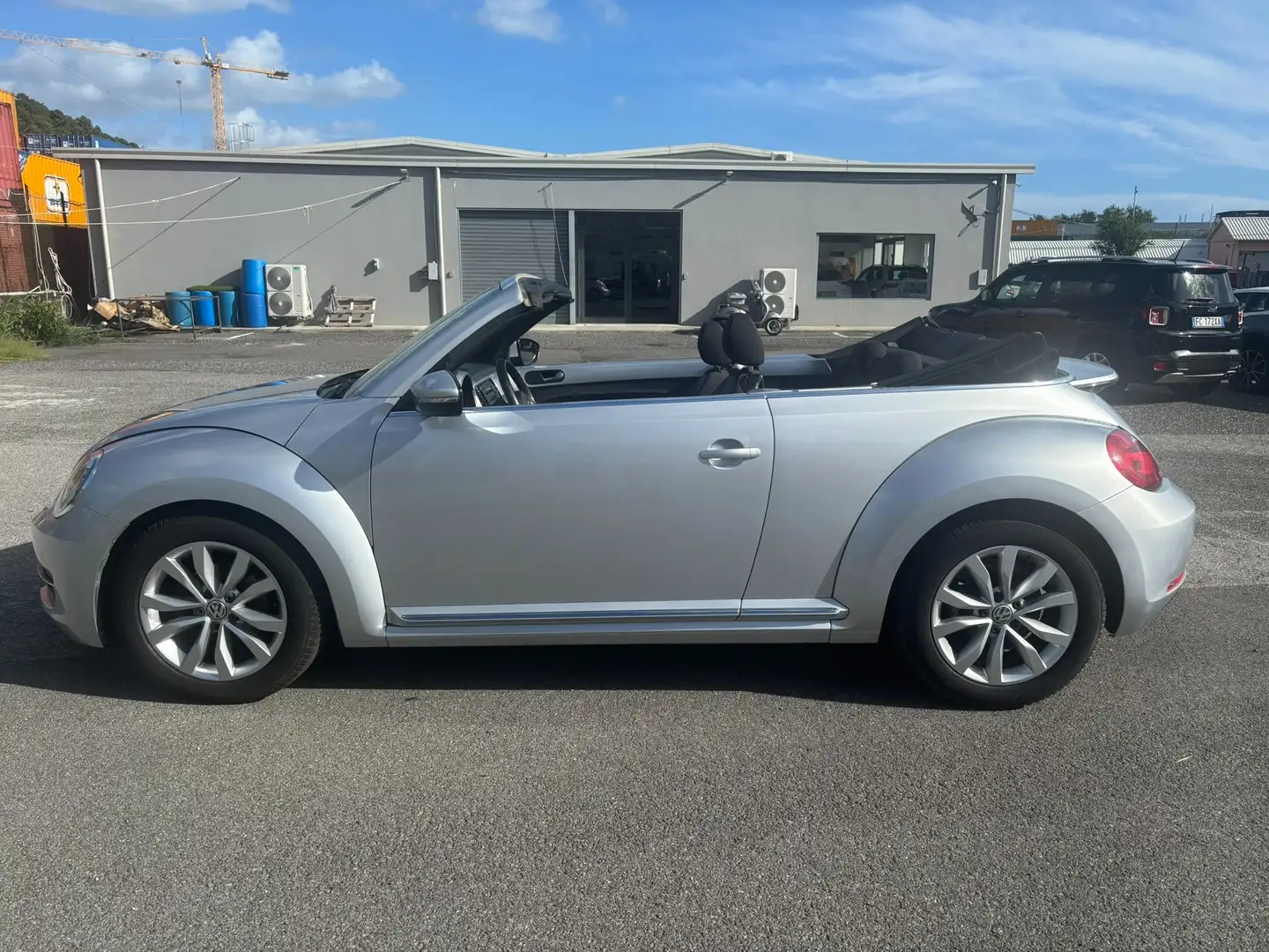 Volkswagen Maggiolino Maggiolino 2011 Cabrio Cabrio 1.6 tdi Design 105cv Argent - 2