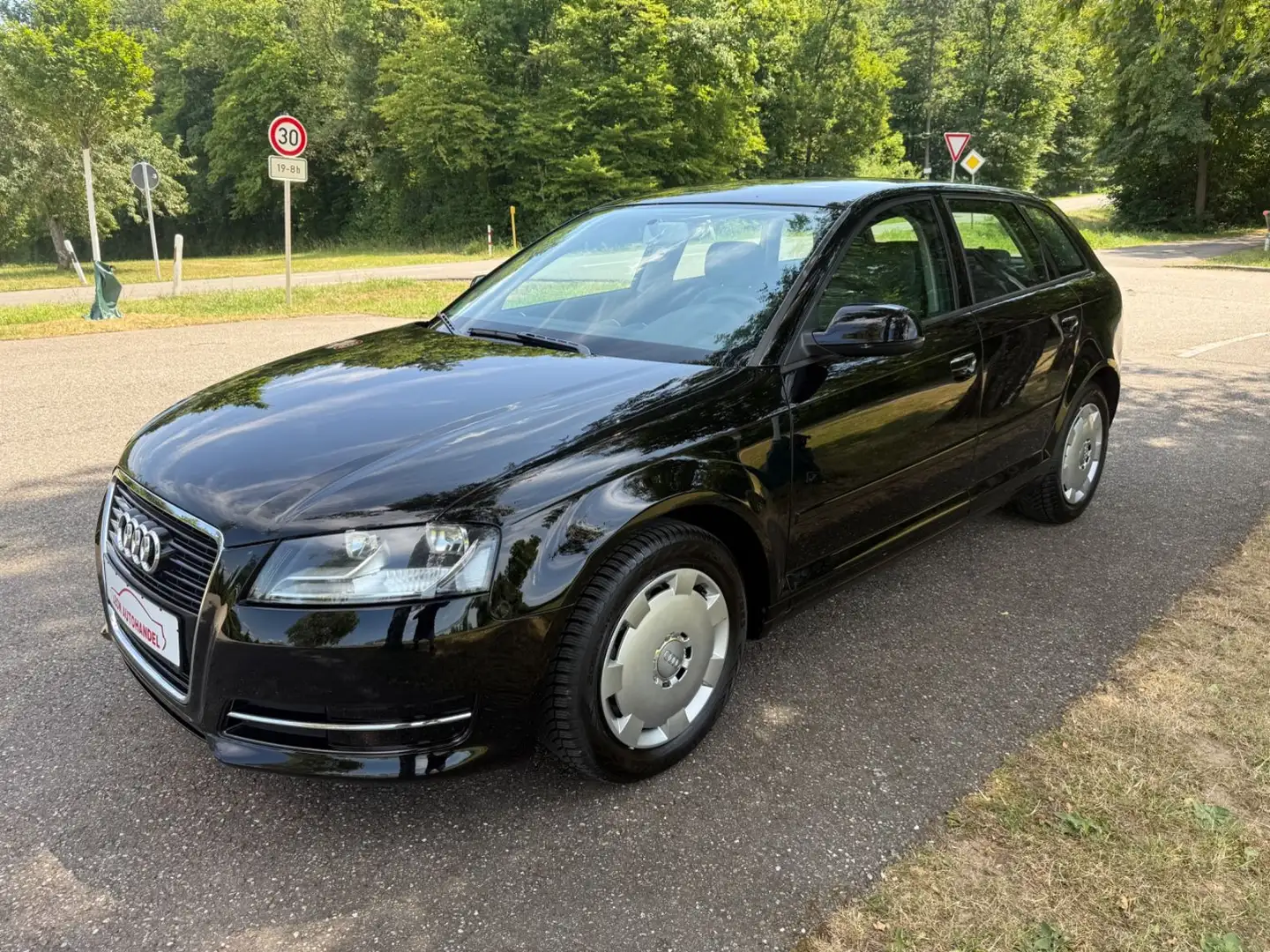 Audi A3 Sportback 1.8 TFSI Attraction 1.Hand Noir - 1