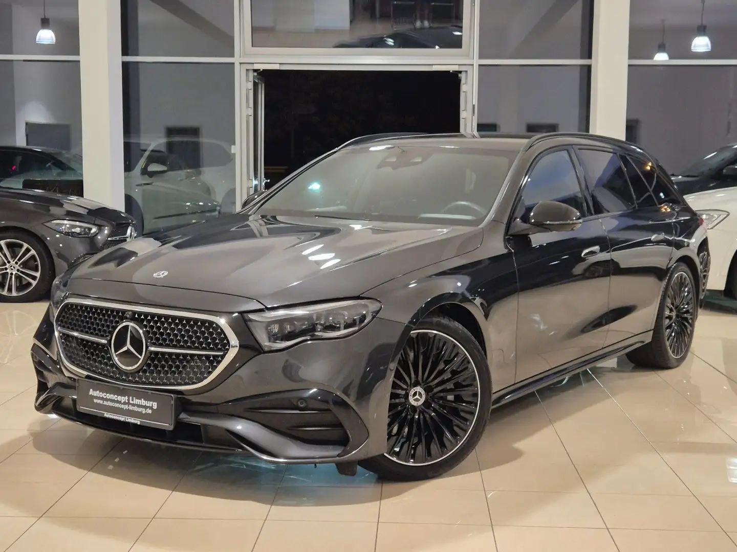 Mercedes-Benz E 220 dT AMG Line+Superscreen+Burm+Dig-Light+AHK Gris - 1