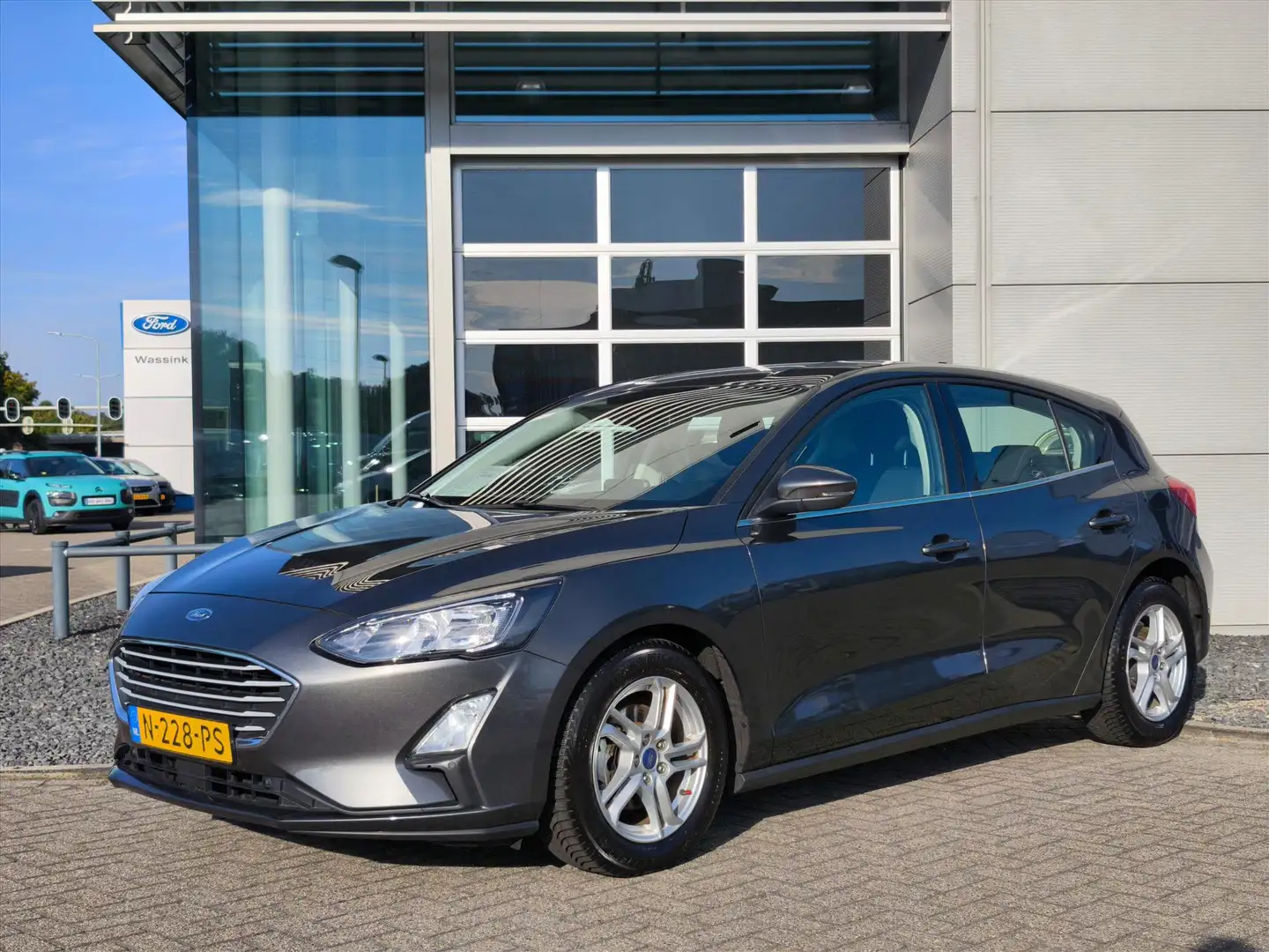 Ford Focus 1.0 EcoBoost Hybrid 125pk Business | Navigatie | P Gris - 2