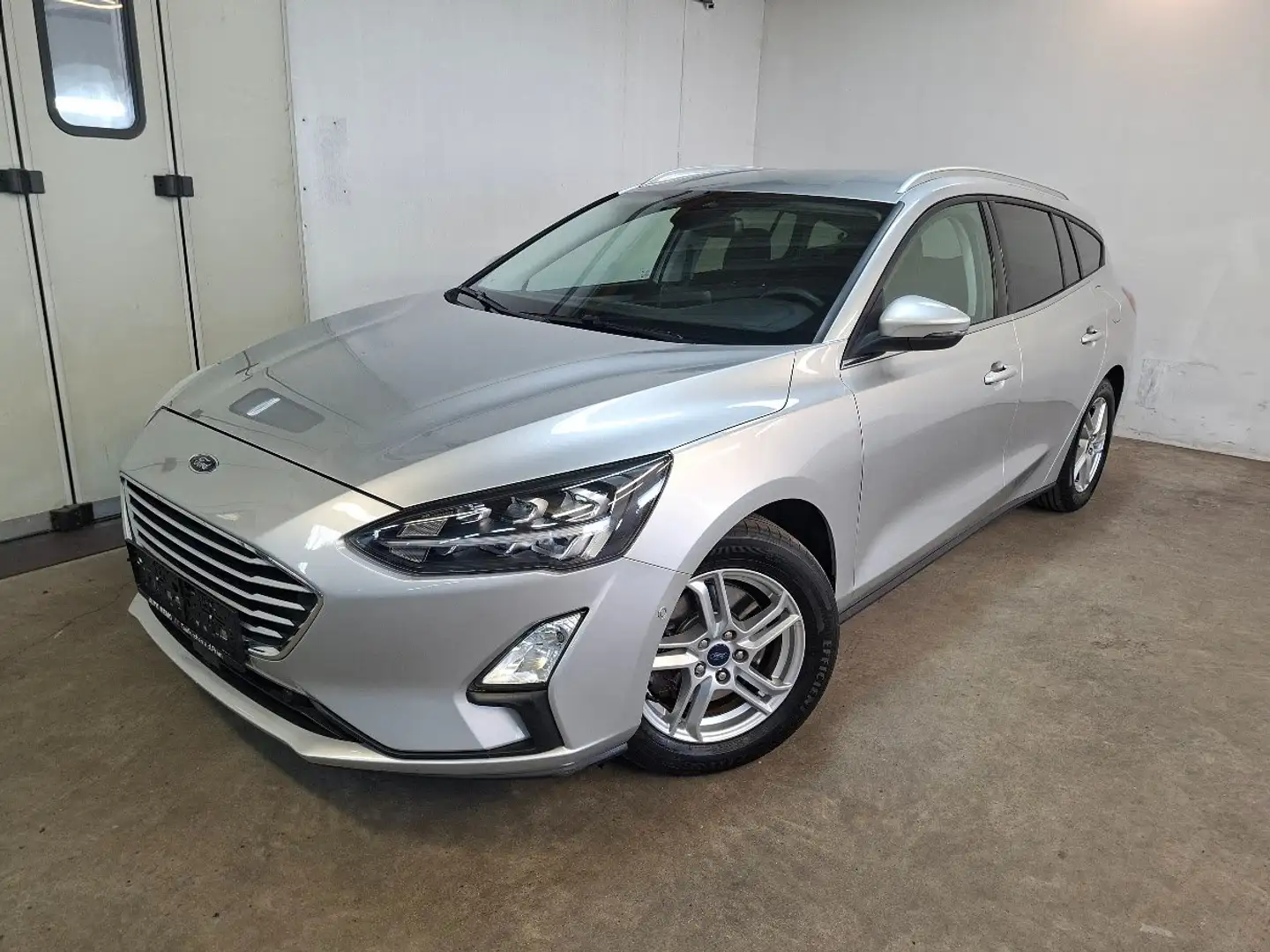 Ford Focus Kombi 1.5 EcoBlue, AHK, ACC, LED, Navi Silber - 1