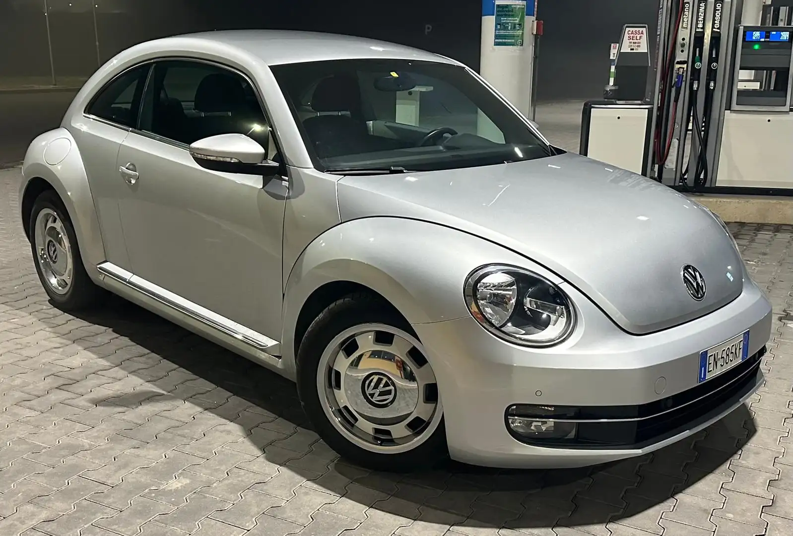 Volkswagen Maggiolino Maggiolino 2011 1.6 tdi Design 105cv - 1