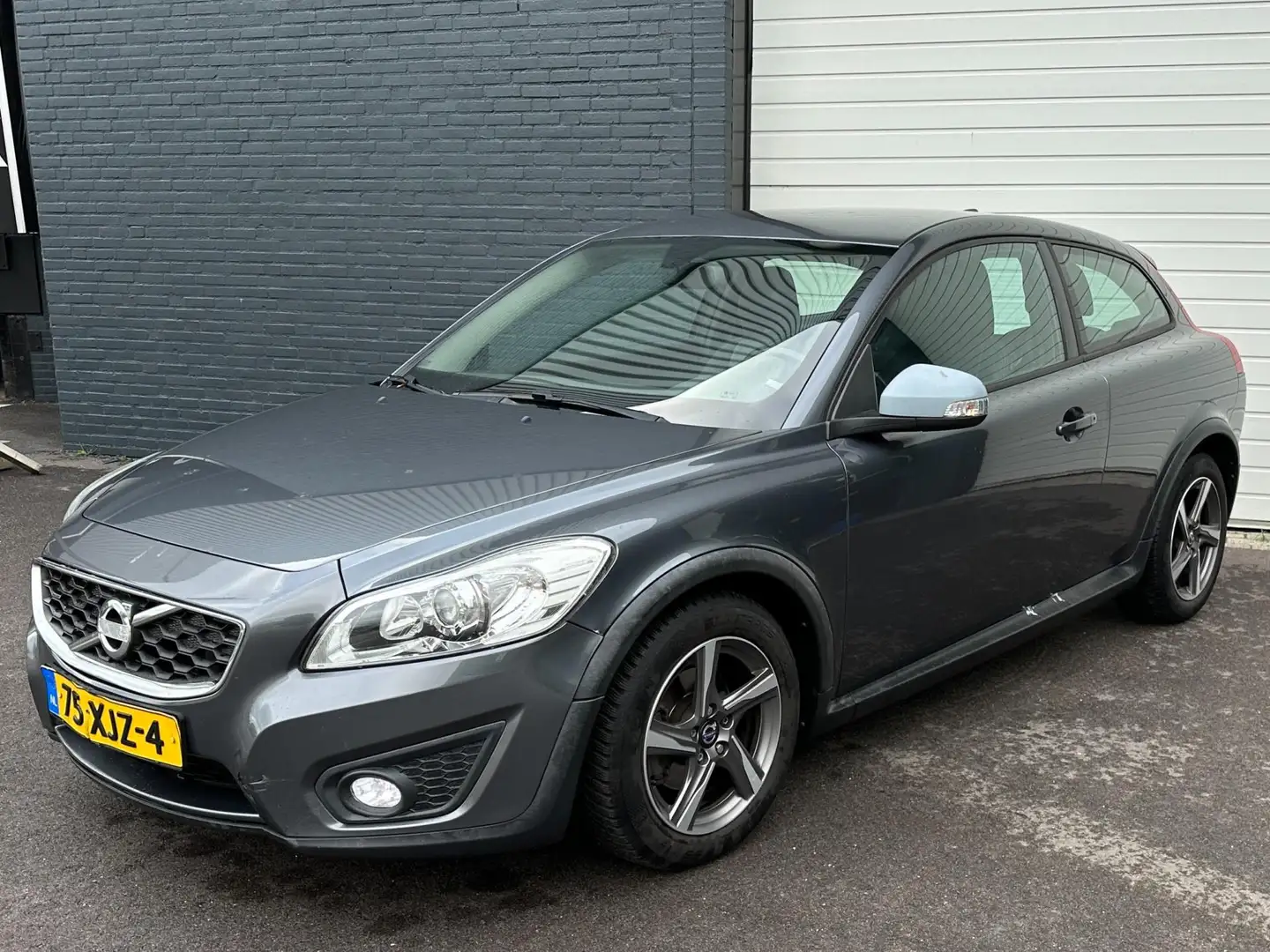 Volvo C30 1.6 D2 R-edition R-DESIGN/LEDER/LMVCRUISE/CLIMATE Grijs - 2