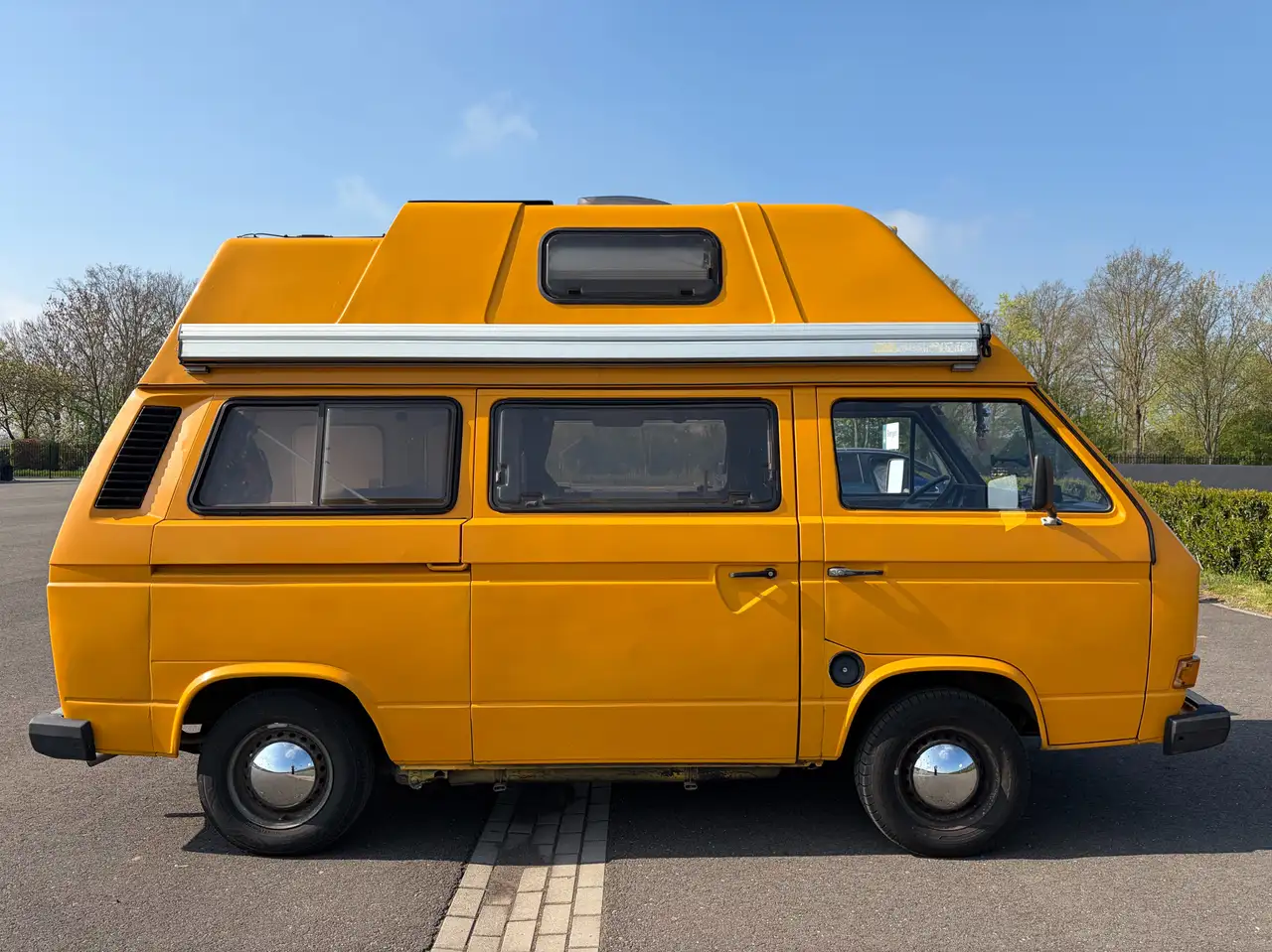 Volkswagen T3 2.0 GTI benzine camper uit 1984, foto 2