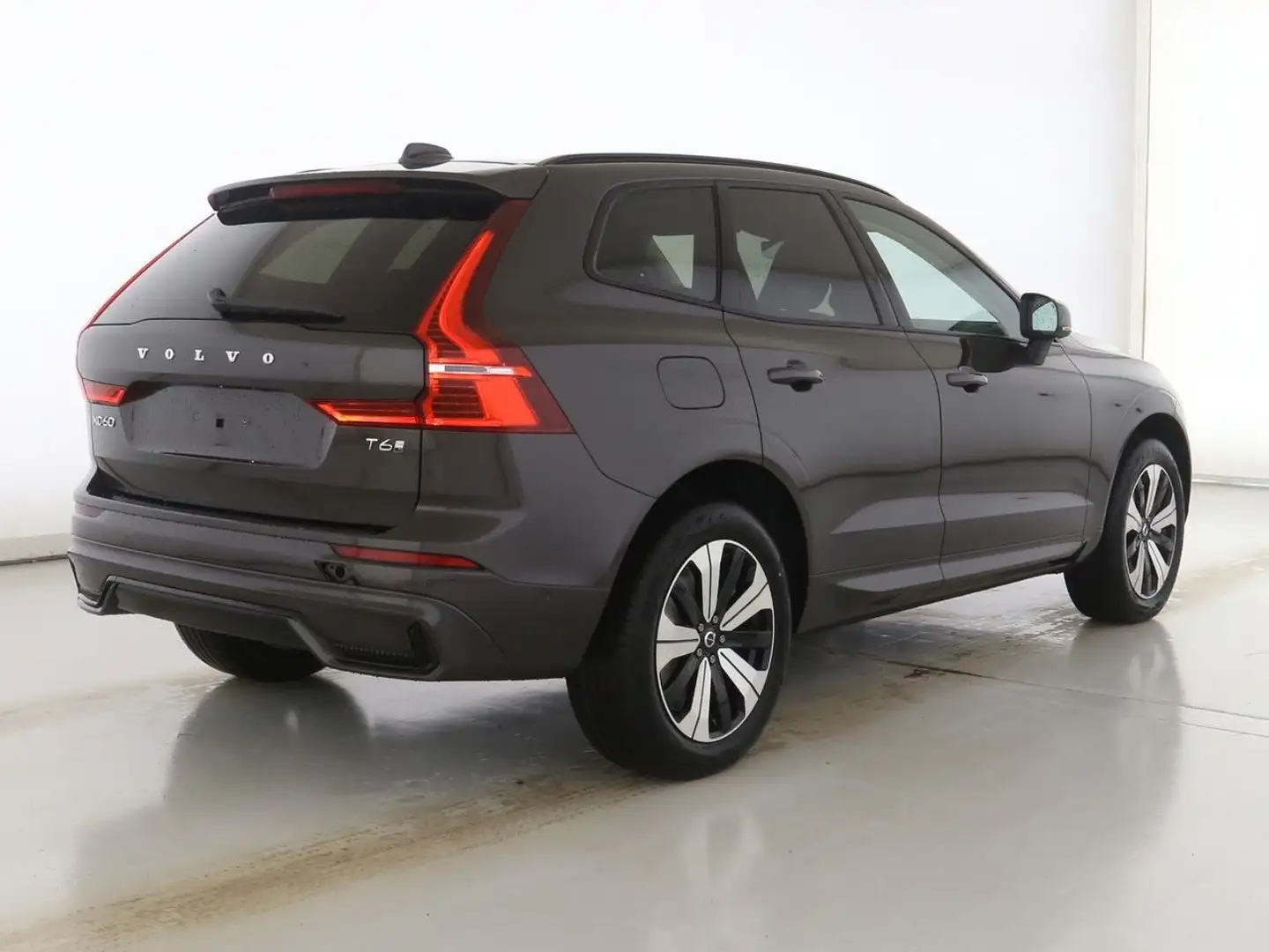 Volvo XC60 T6 Plus Dark Recharge Plug-In Hybrid AWD Gris - 2
