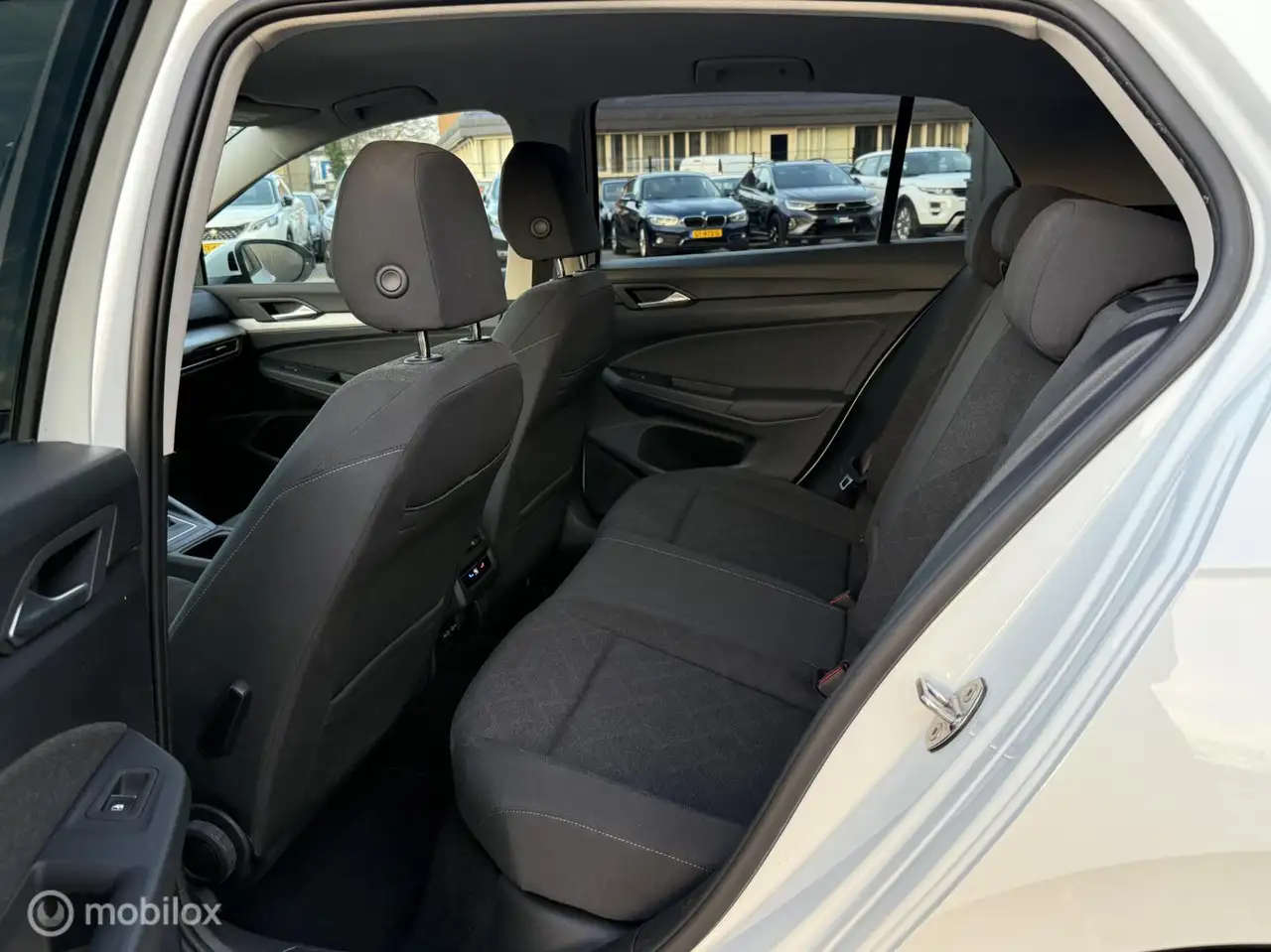 Volkswagen Golf 1.0 eTSI Life Business BTW | AUTOMAAT | 19