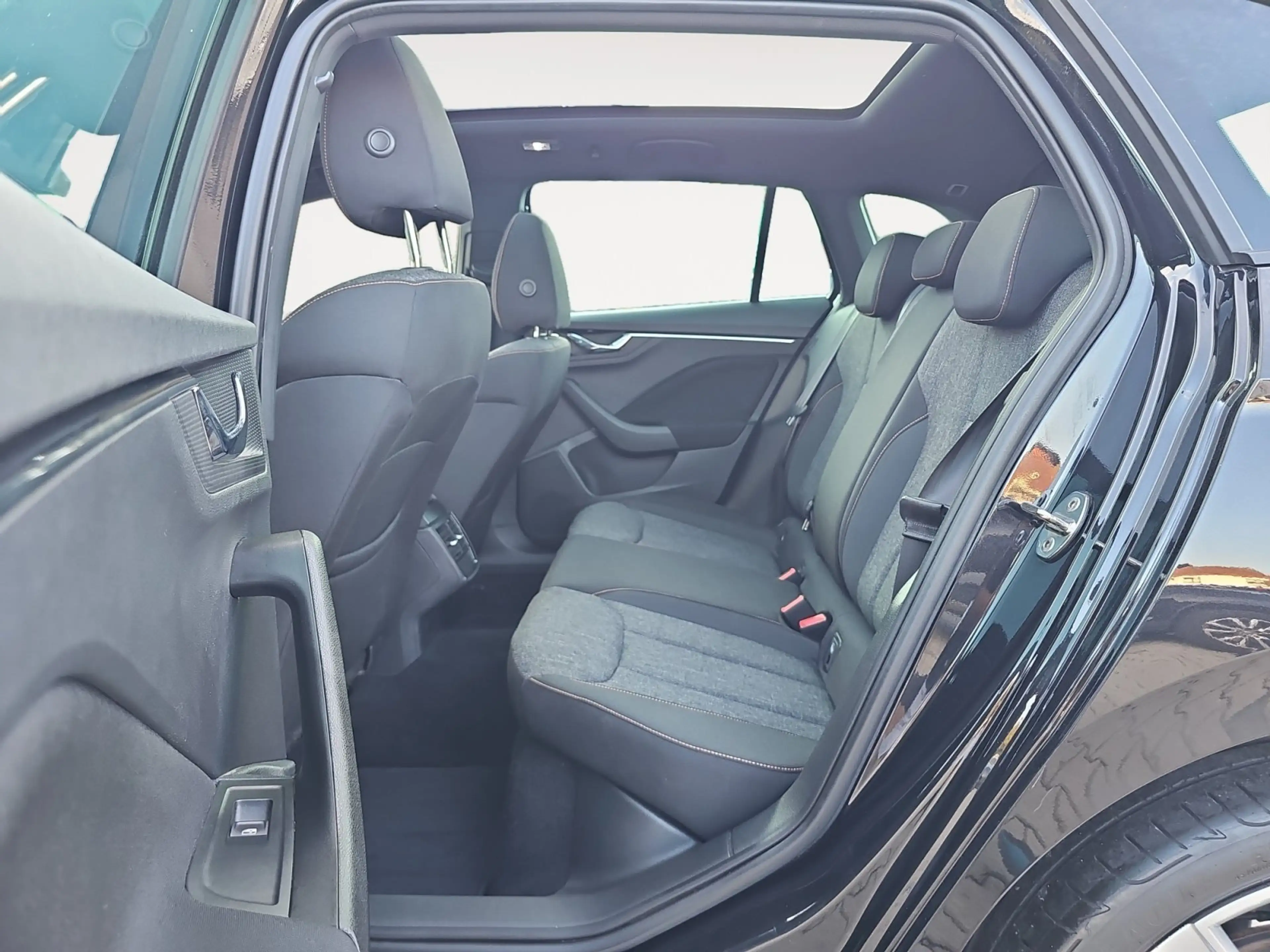 Skoda Scala 1.0 TSI Clever 2xKlima AHK AUT DynLicht LM — photo 8