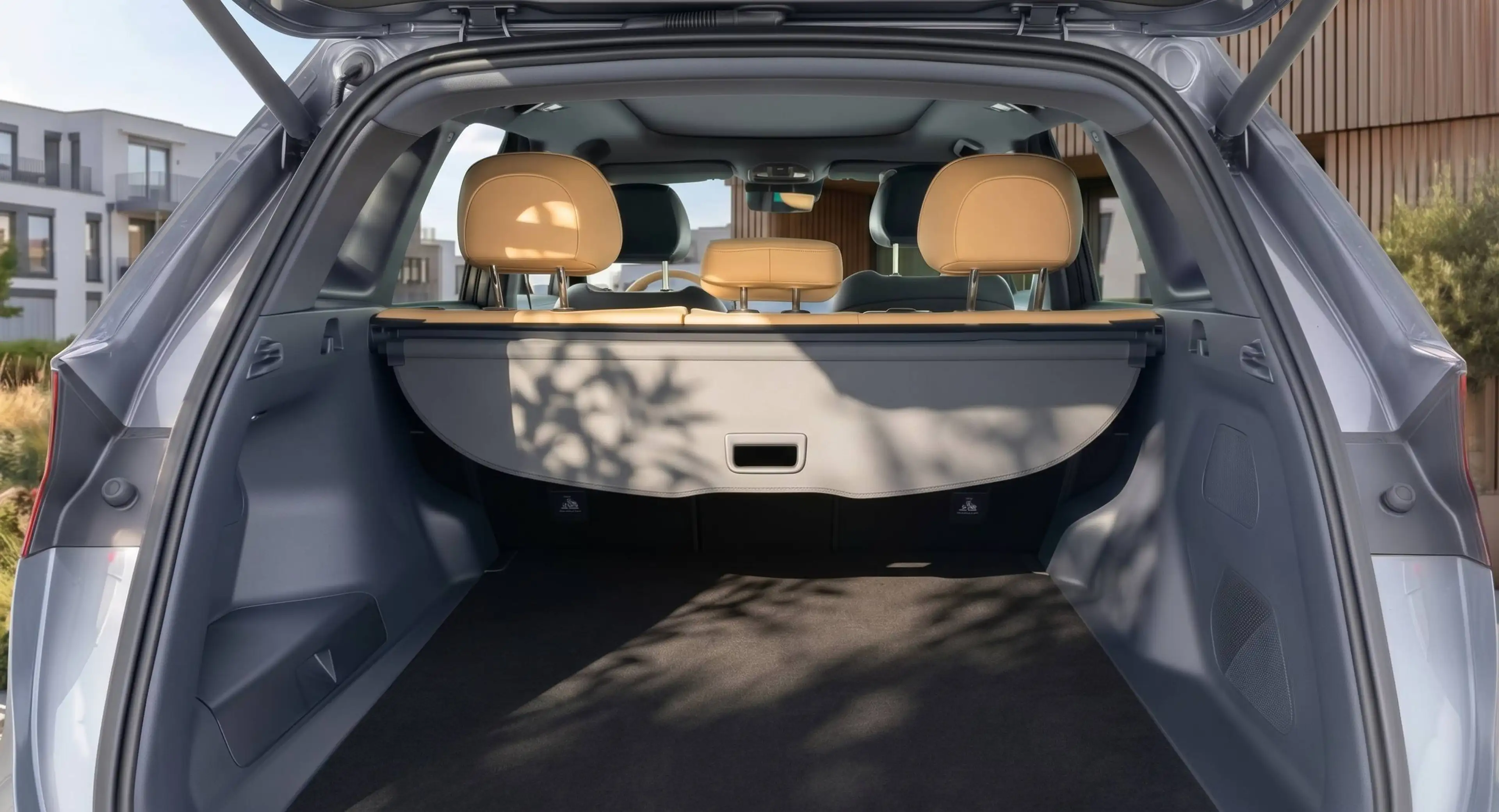 Geely Starray EM-i NEUF - Finition MAX+ / Volcanic Grey / Bleu Glacier - Intérieur Brun Ambre — photo 9