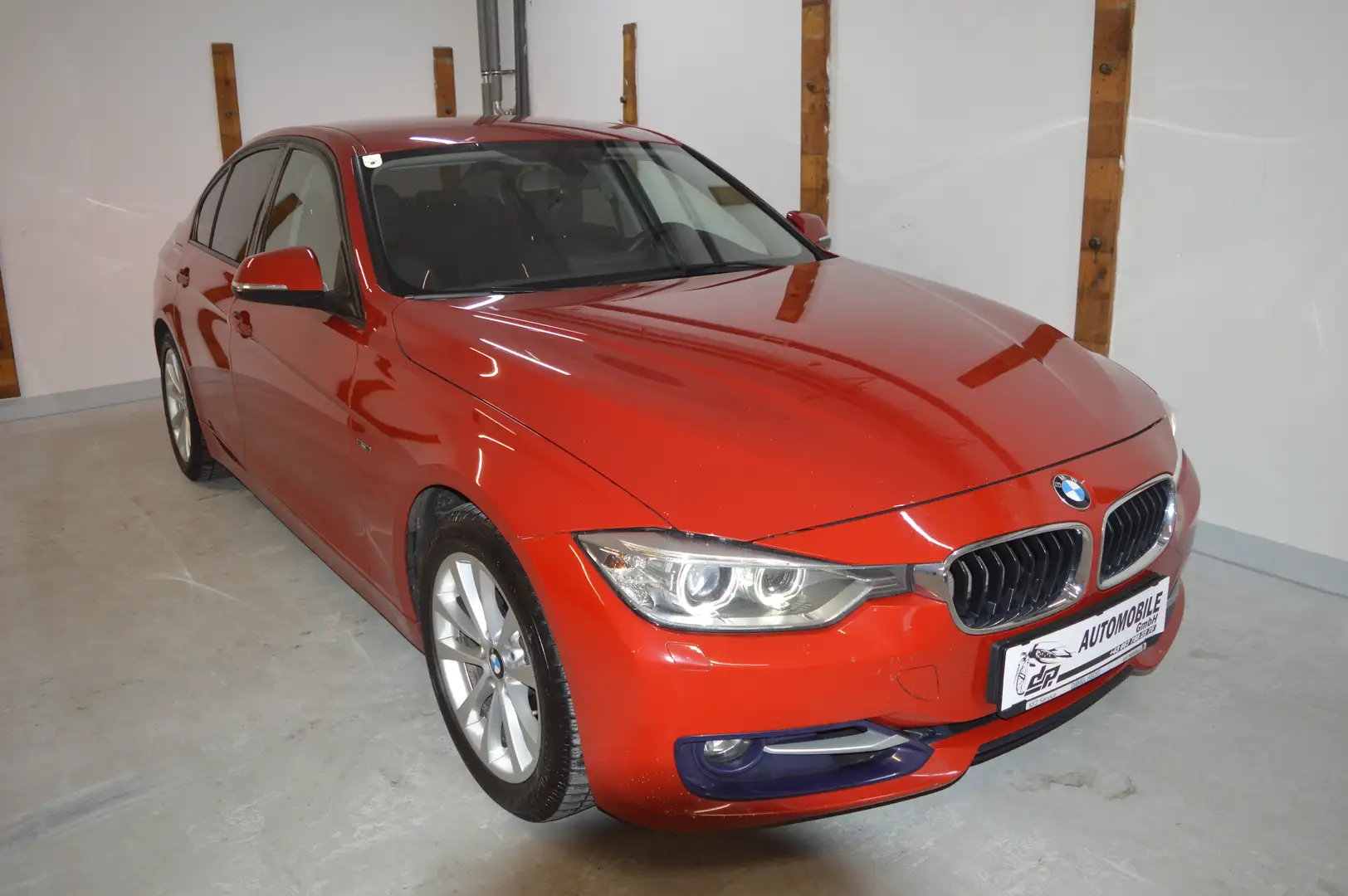 BMW 328 i **2,.Besitz**Xenon**Leder**Pickerl 08/2026** Červená - 1