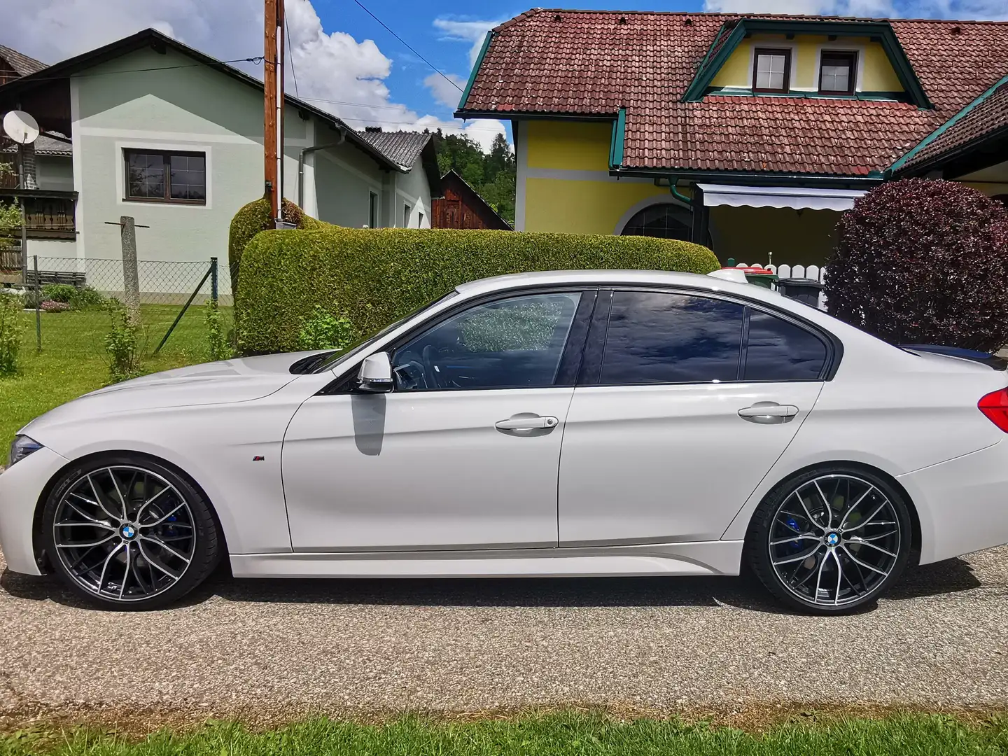 BMW 330 330d xDrive M Sport Aut. M Sport Weiß - 2