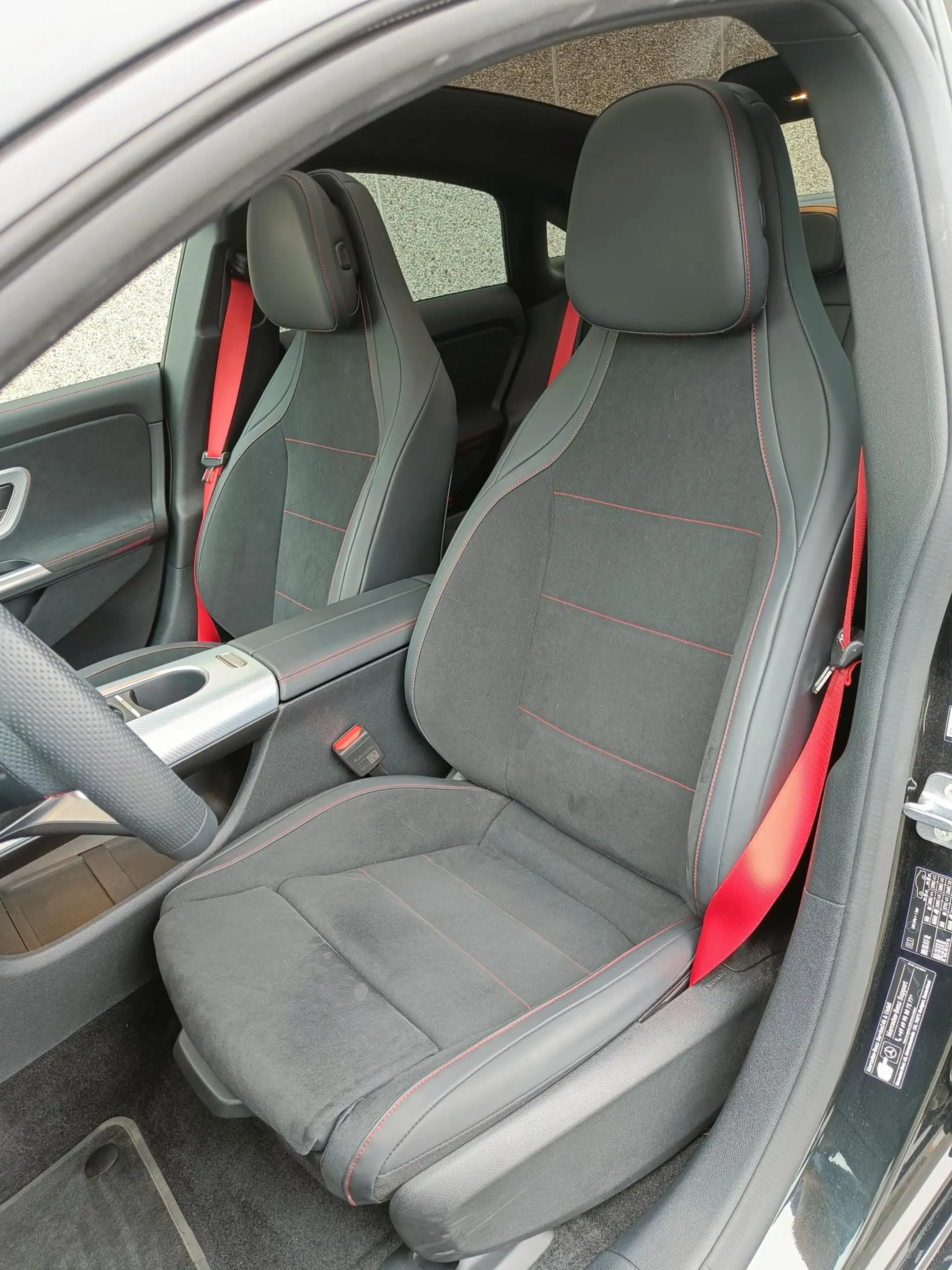 Mercedes-Benz CLA 250 250+ EQ AMG-Line — photo 4