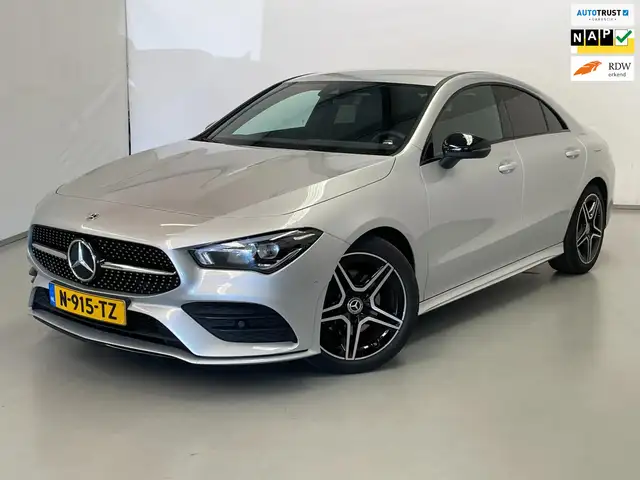 Mercedes-Benz CLA 180 AMG Night Edition / NL-auto / Sfeerverlichting