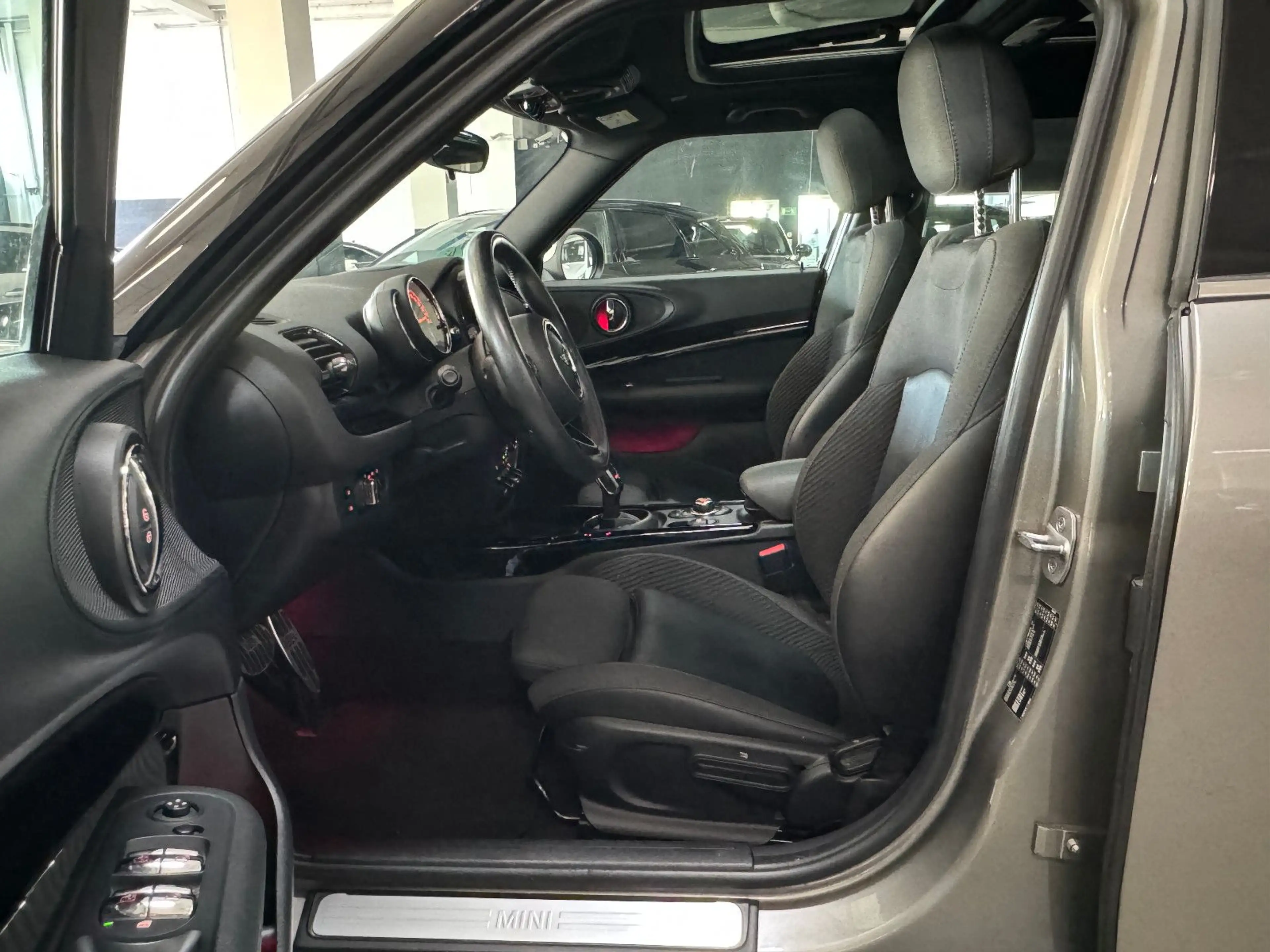 MINI One Clubman ONE CLUBMAN AUTOMATIK SPORTPAKET BLACK STYLE LED — photo 9
