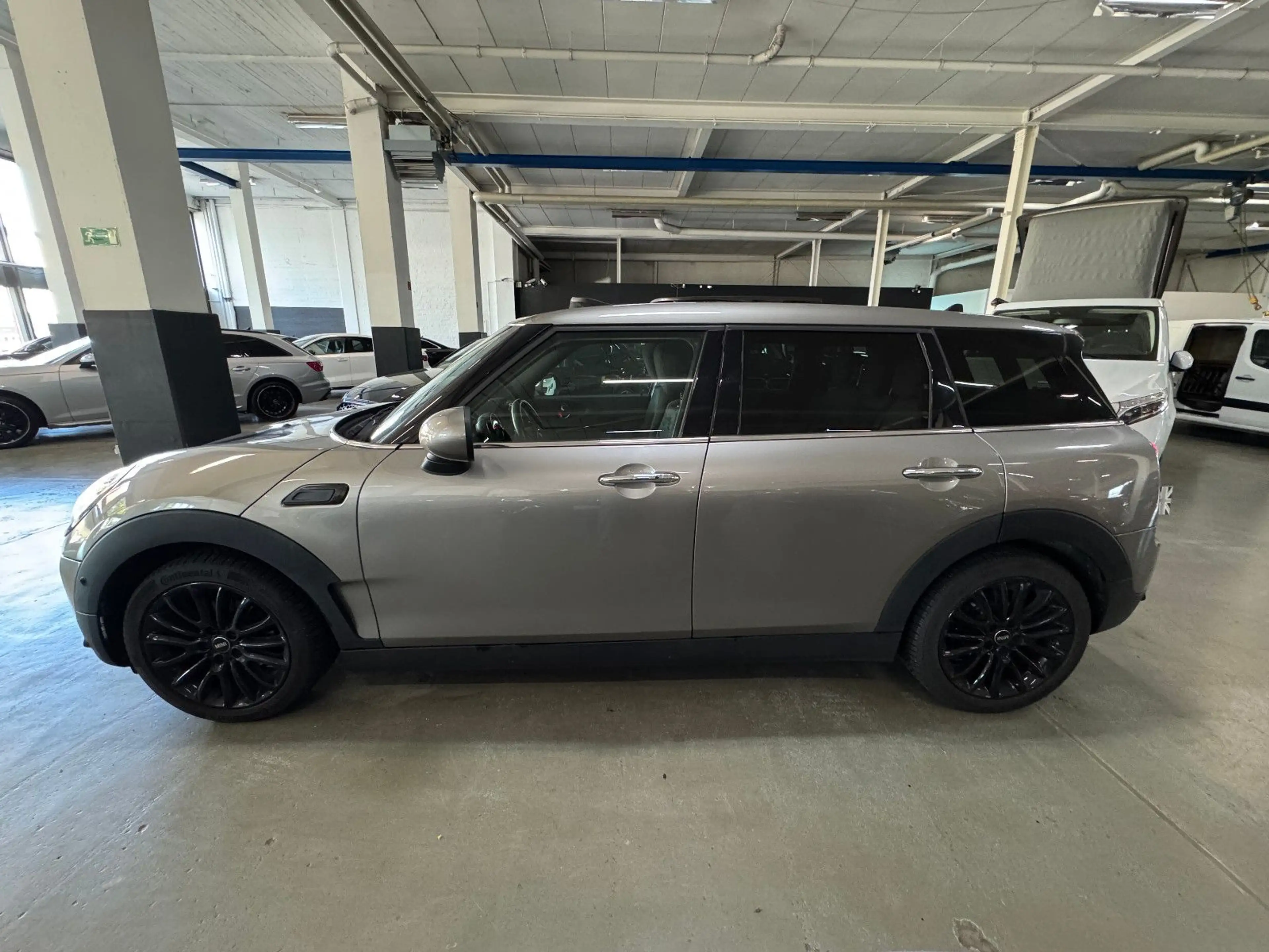 MINI One Clubman ONE CLUBMAN AUTOMATIK SPORTPAKET BLACK STYLE LED — photo 2