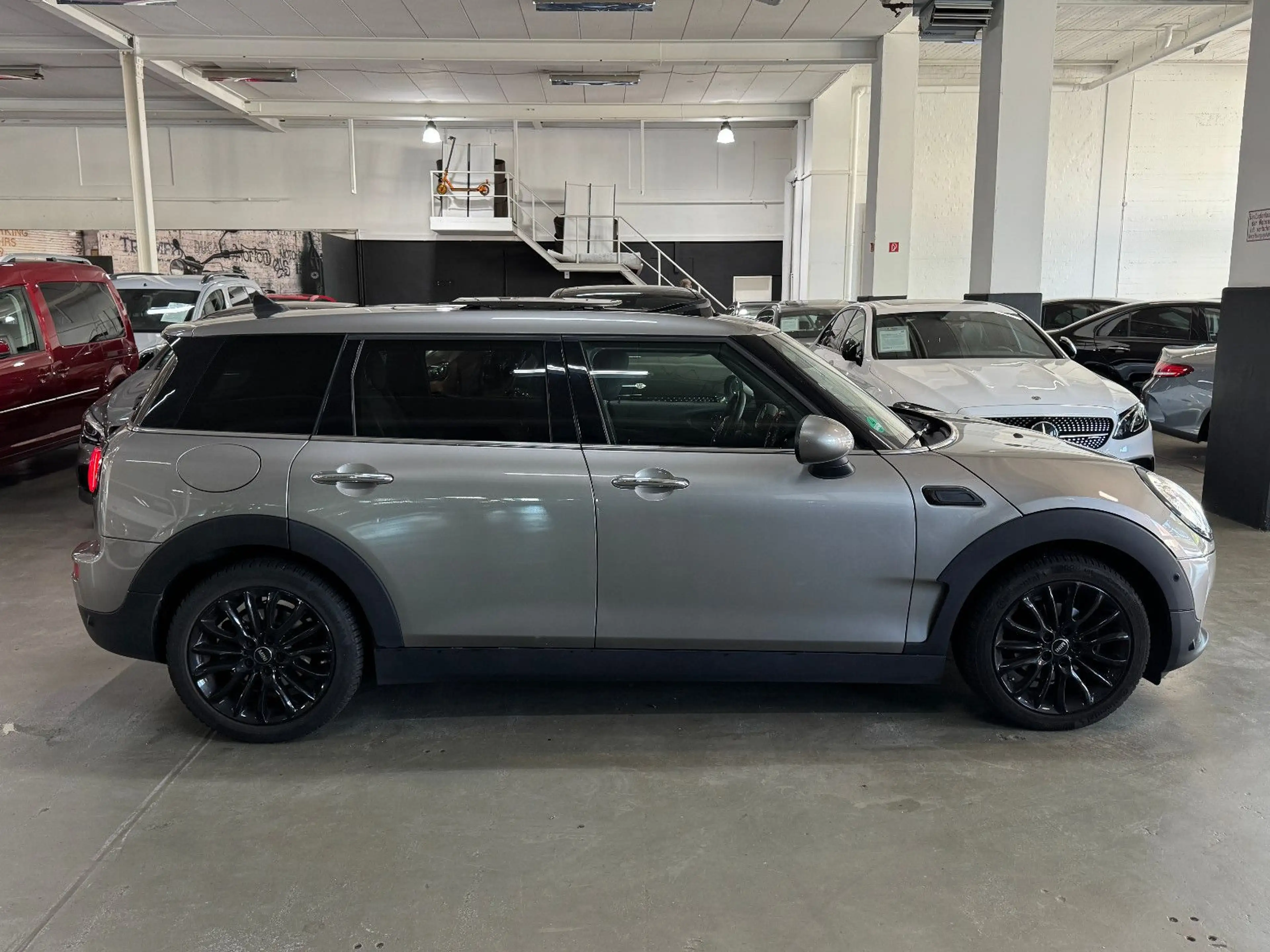 MINI One Clubman ONE CLUBMAN AUTOMATIK SPORTPAKET BLACK STYLE LED — photo 6