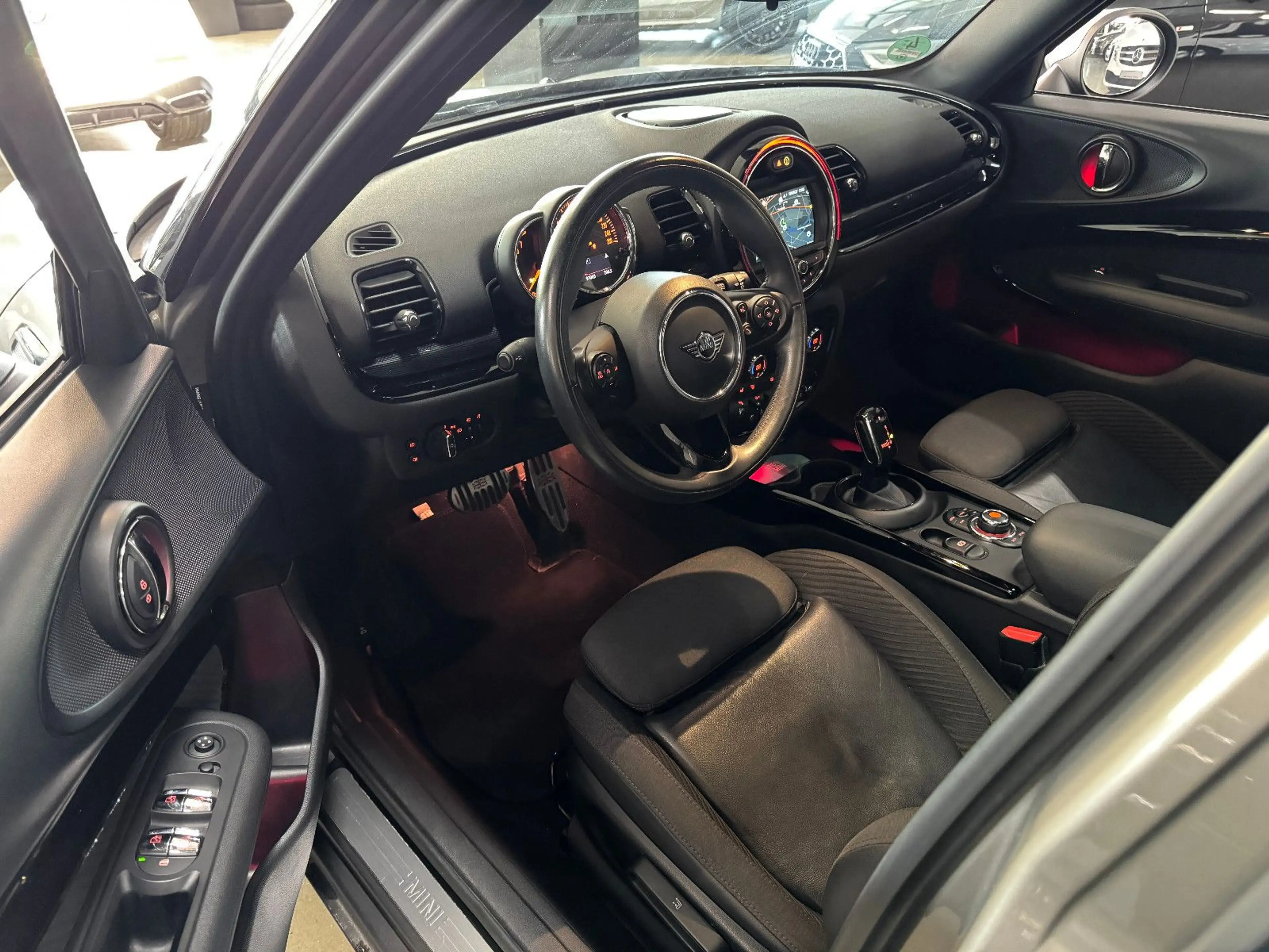 MINI One Clubman ONE CLUBMAN AUTOMATIK SPORTPAKET BLACK STYLE LED — photo 10