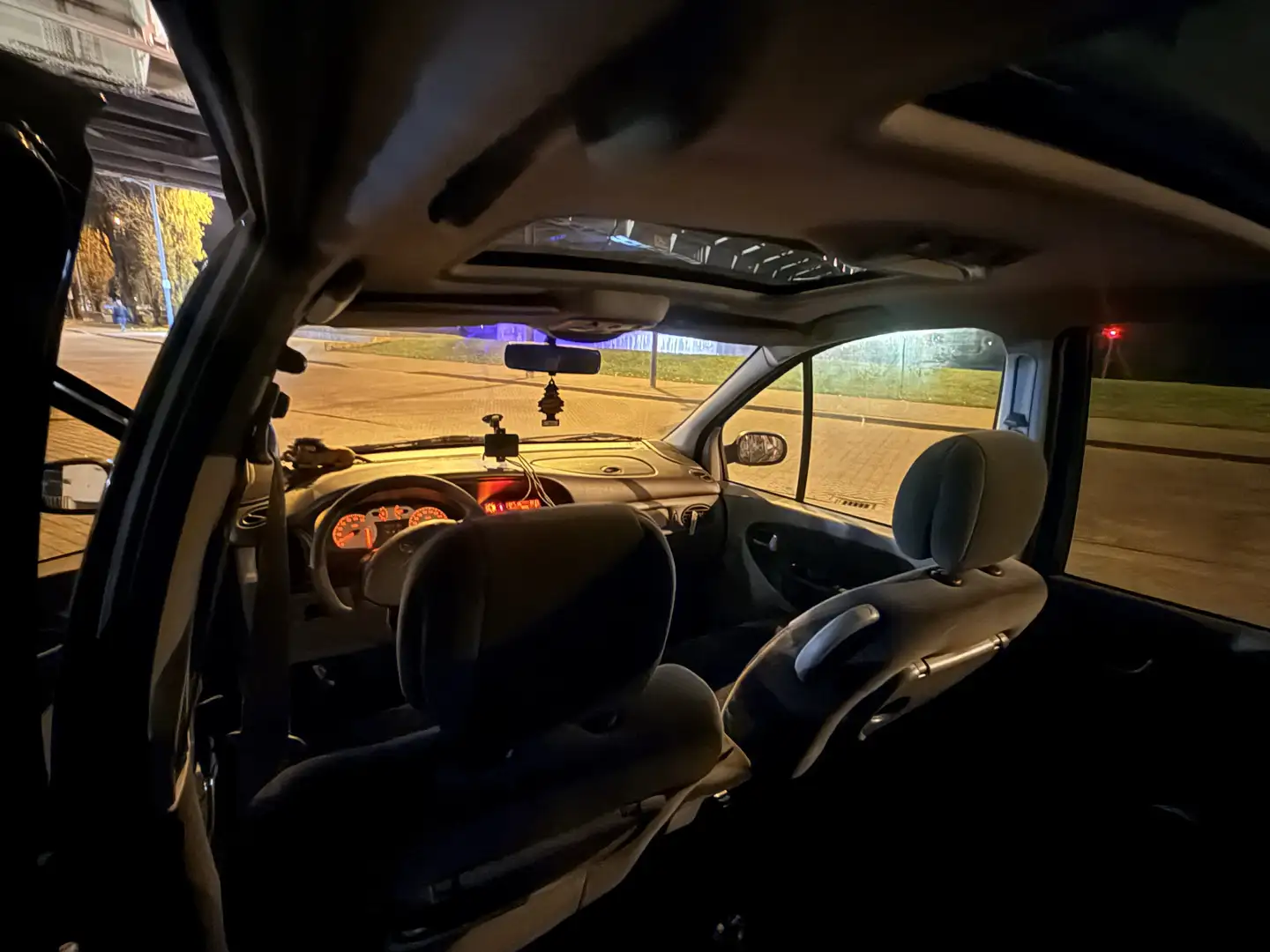 Renault Scenic 2.0 Expression Zwart - 2