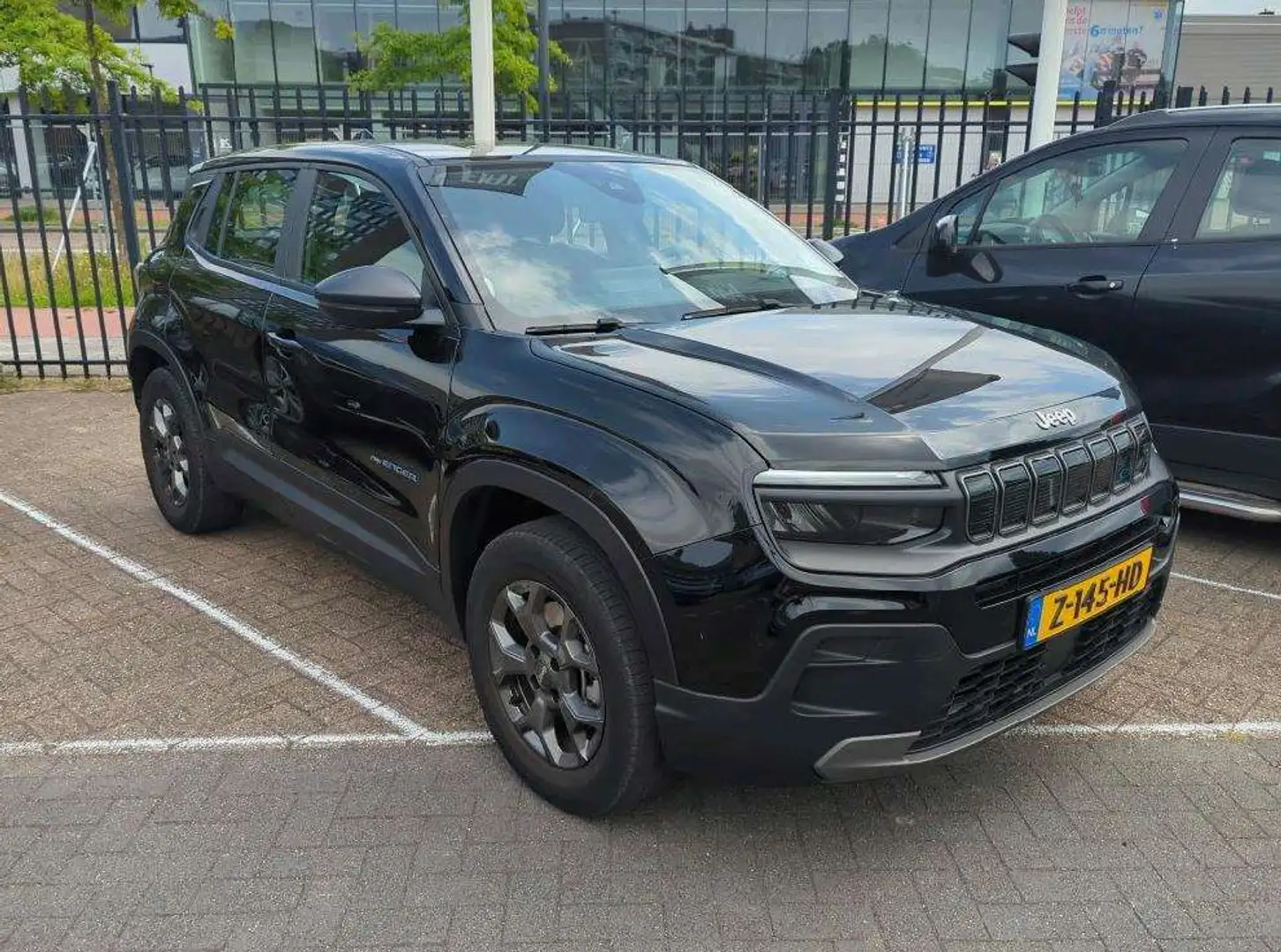 Jeep Avenger Longitude 54 kWh Business Pack 3 Fase 156pk Automa Zwart - 2