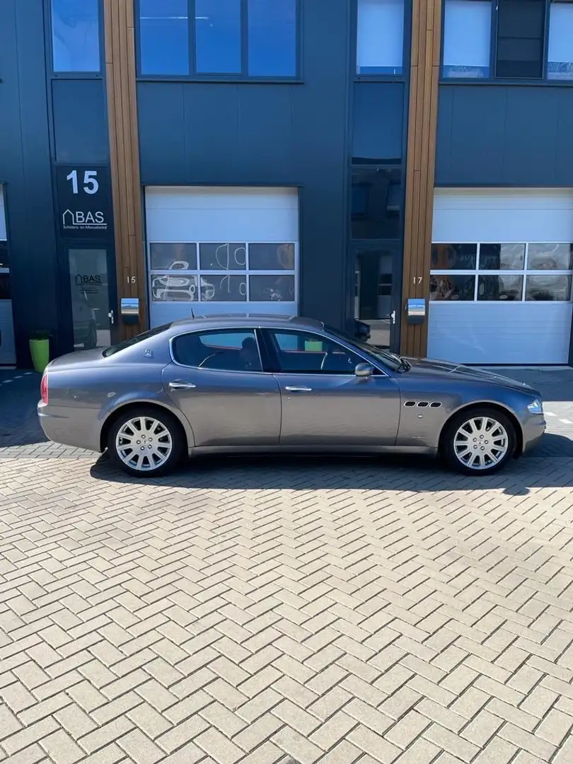Maserati Quattroporte 4.2 Šedá - 2