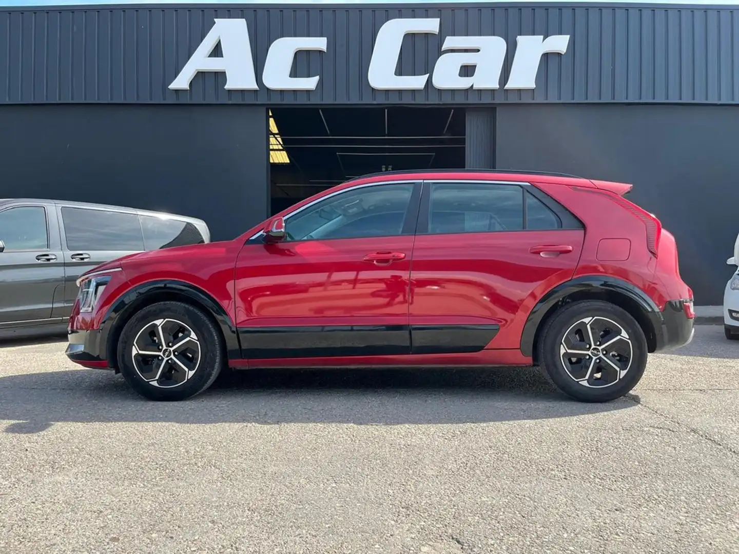 Kia Niro 1.6 GDi HEV 95kW (129CV) Drive Roşu - 1