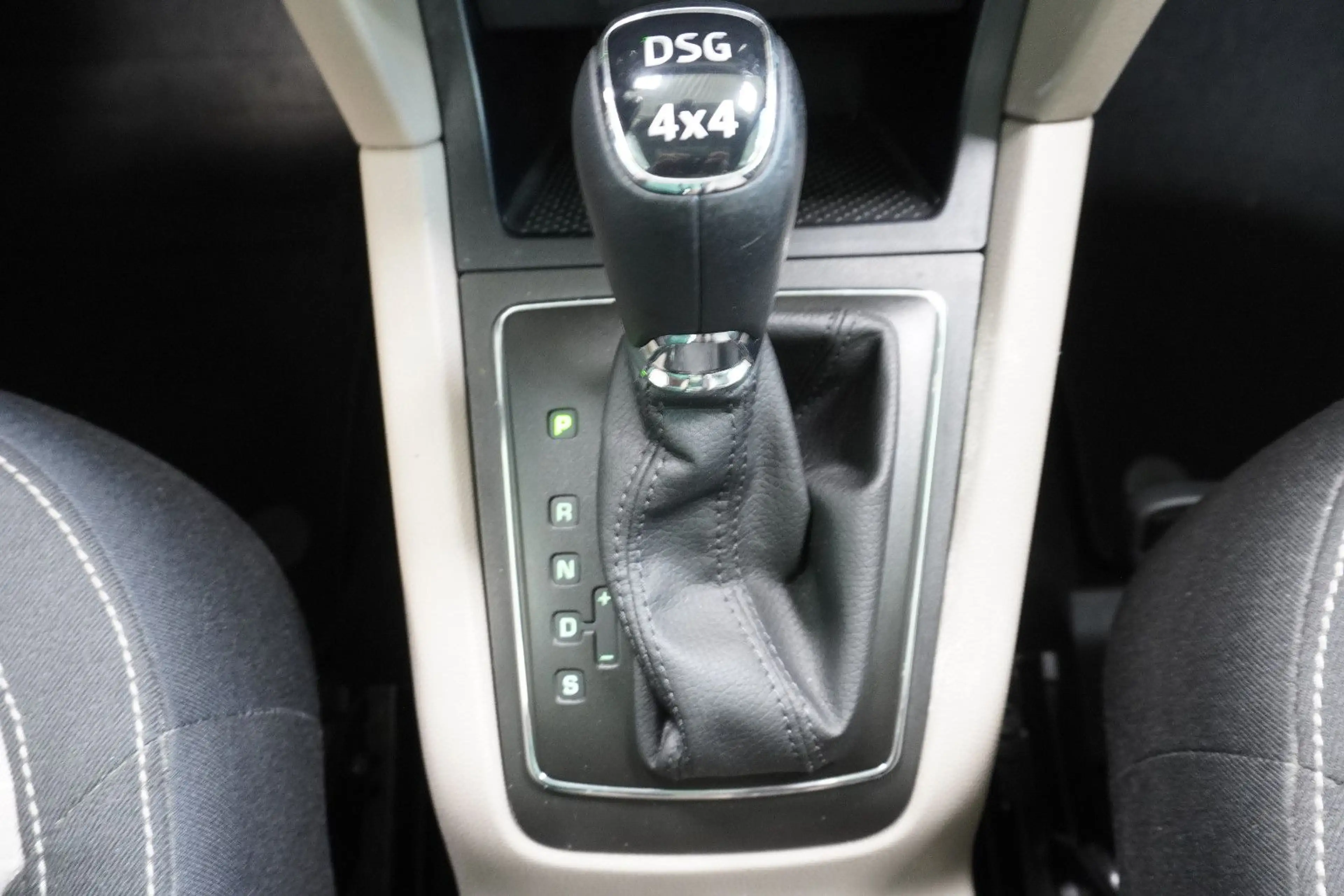 Skoda Yeti Style 4x4*AHK*KAM*PANO*DAB*NAVI*MEMORY — photo 15