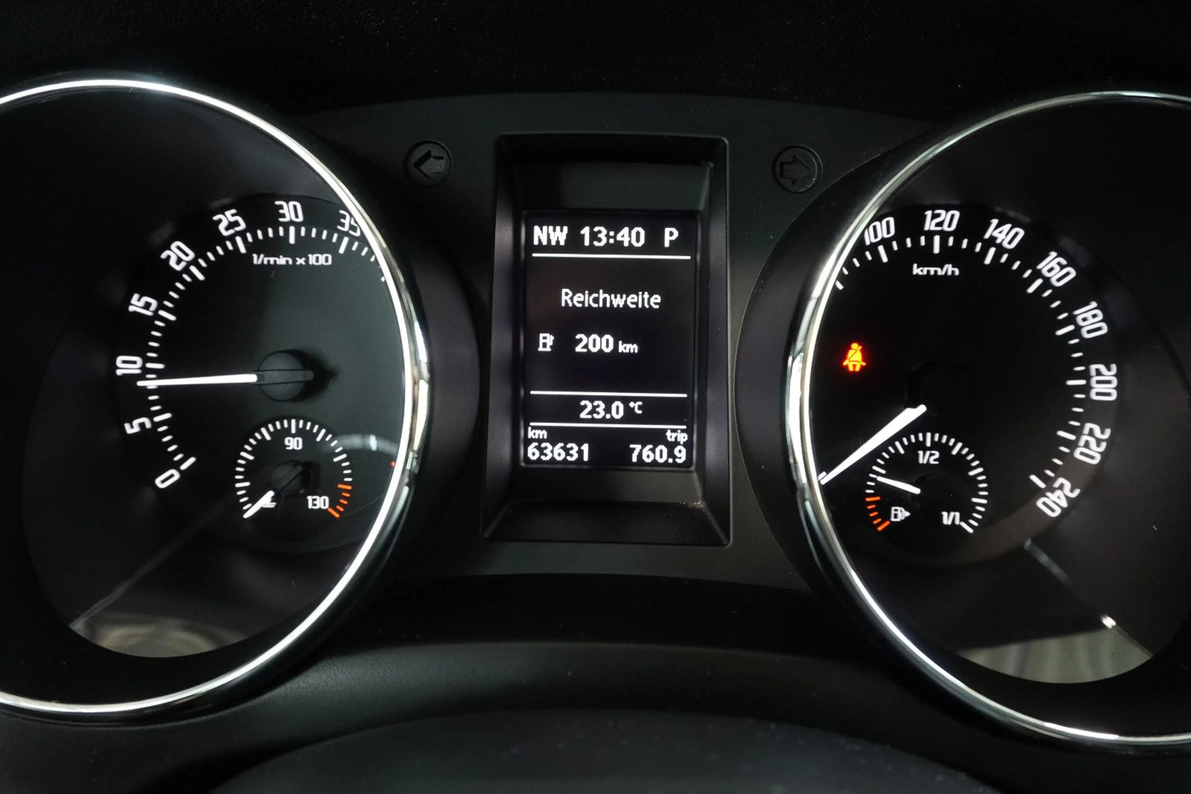 Skoda Yeti Style 4x4*AHK*KAM*PANO*DAB*NAVI*MEMORY — photo 14