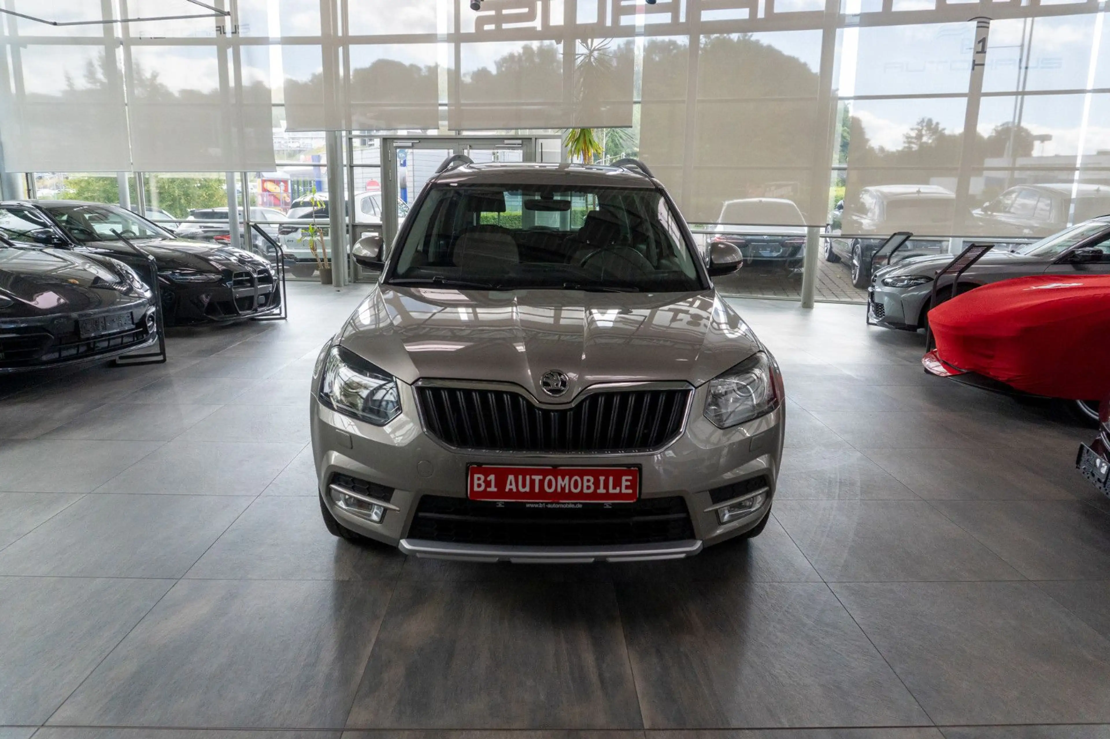 Skoda Yeti Style 4x4*AHK*KAM*PANO*DAB*NAVI*MEMORY — photo 2