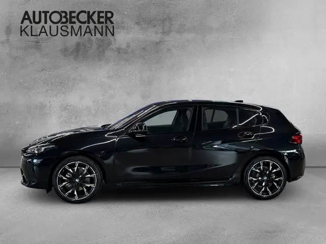 BMW 1 Series view 3