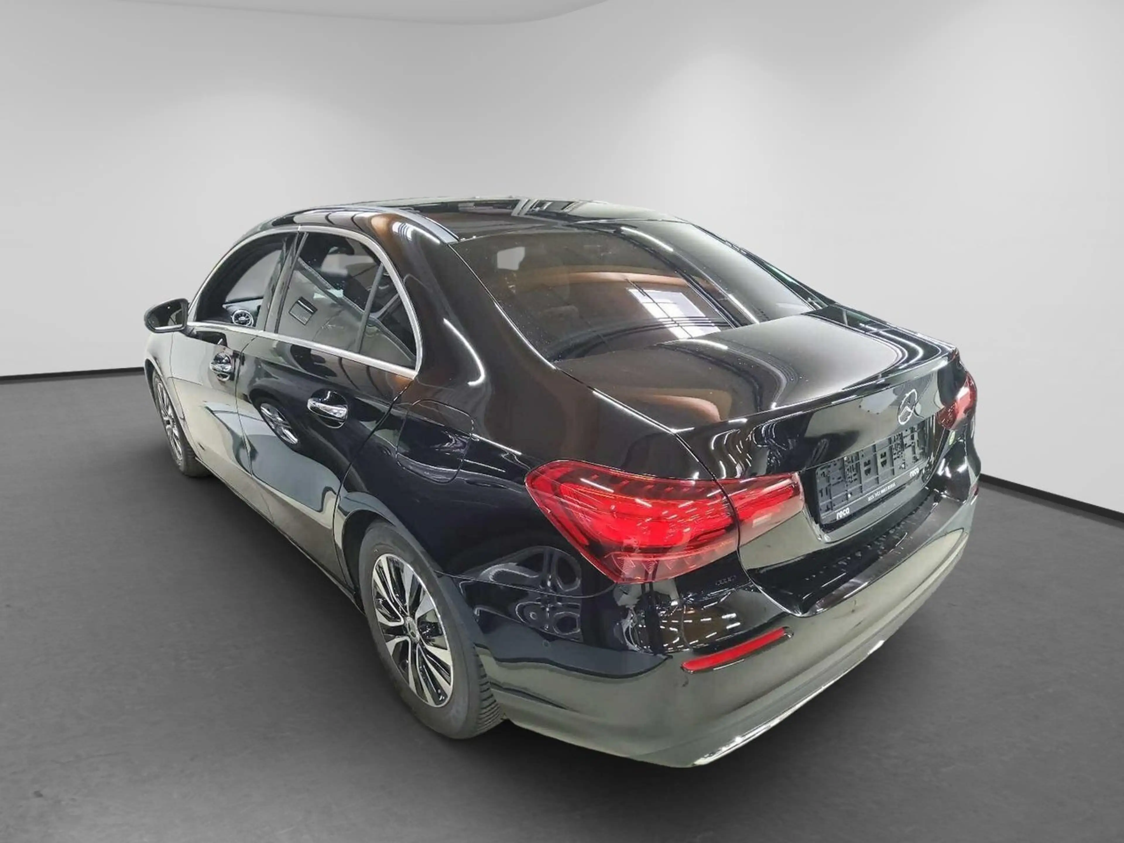 Mercedes-Benz A 180 d Lim. Progressive Burmester El.Heckkl. Key — photo 2