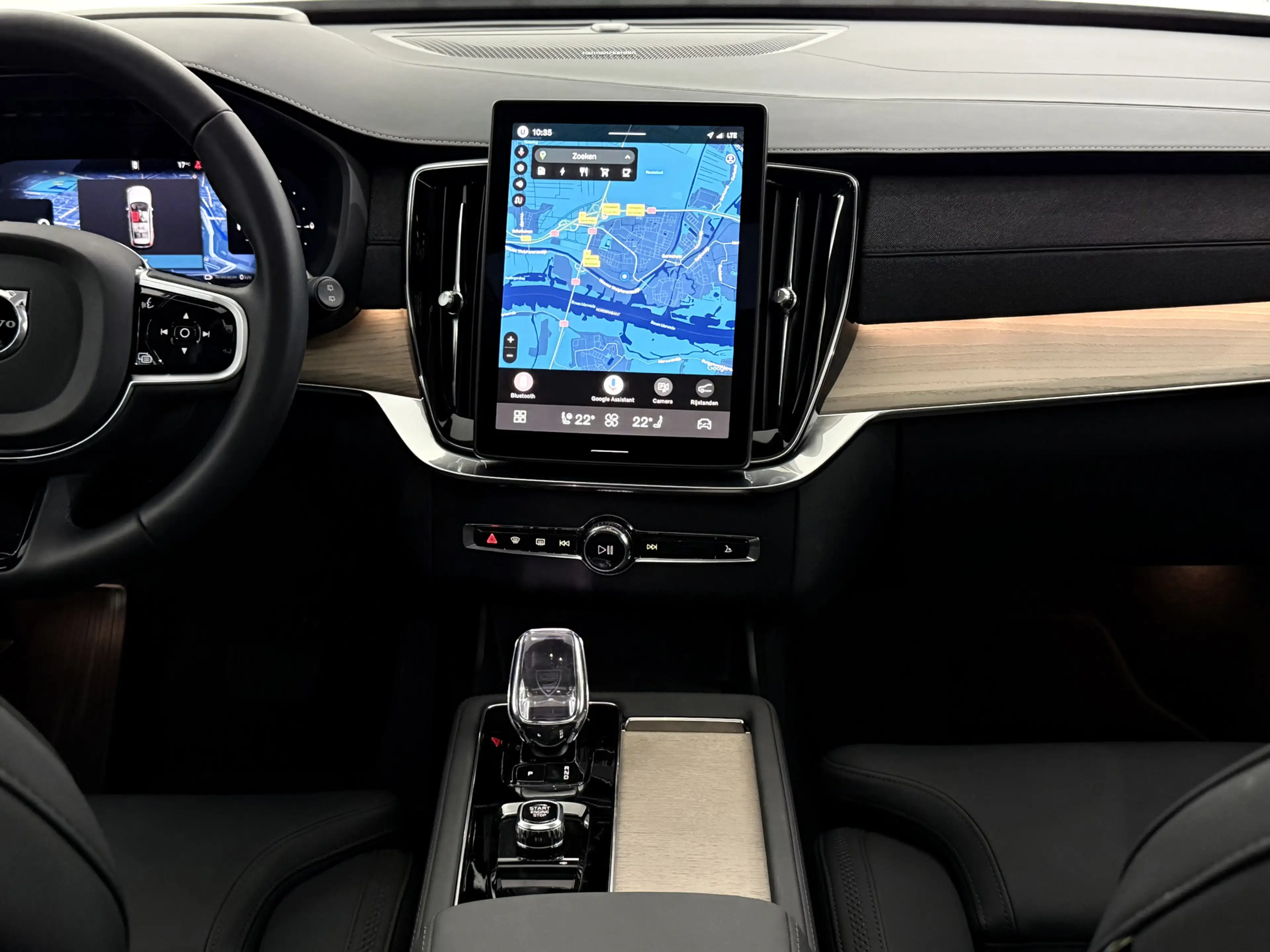 Volvo XC90 2.0 T8 Plug-in hybrid AWD Plus Dark Facelift 7P Pa — photo 14
