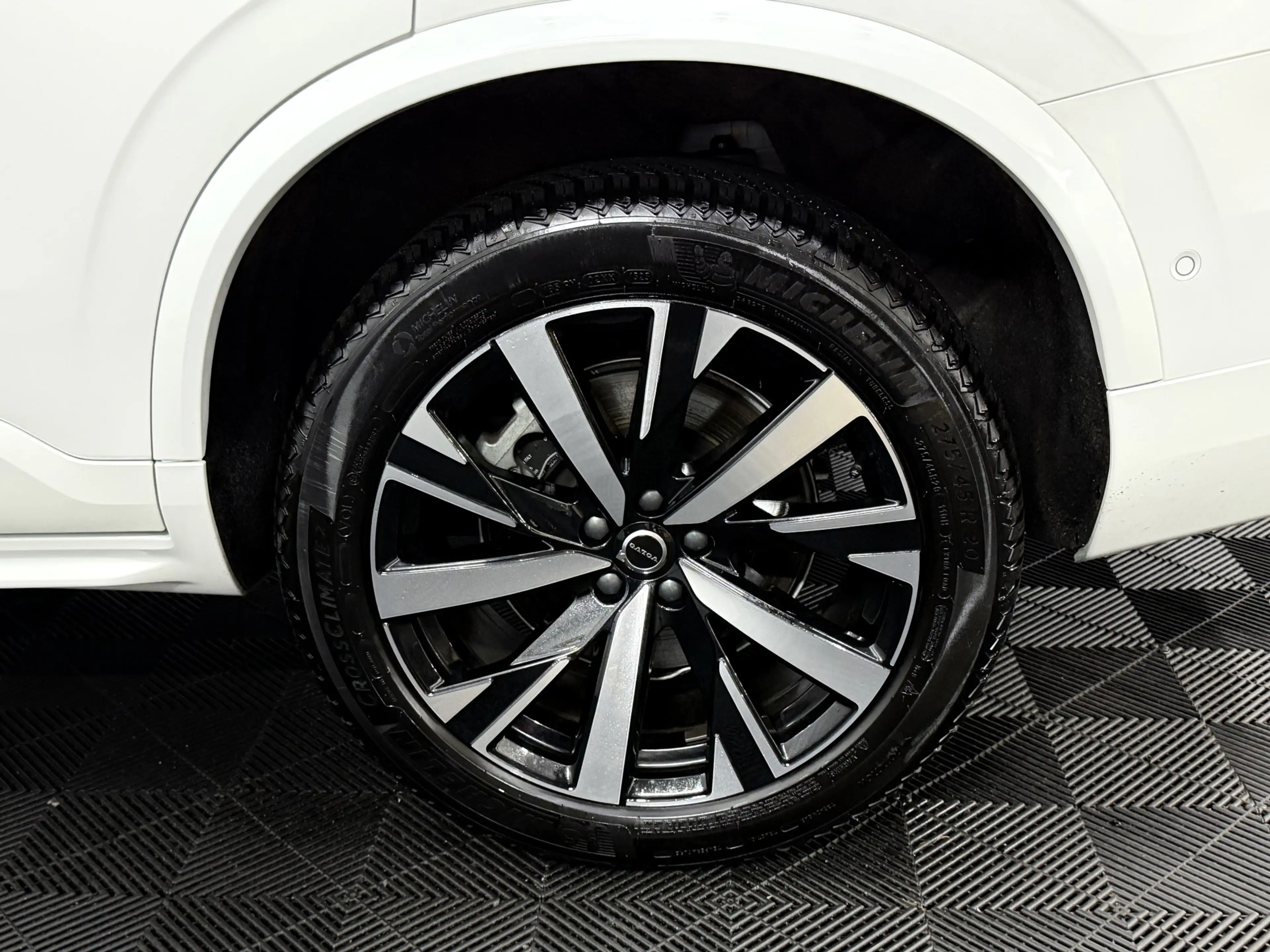Volvo XC90 2.0 T8 Plug-in hybrid AWD Plus Dark Facelift 7P Pa — photo 6