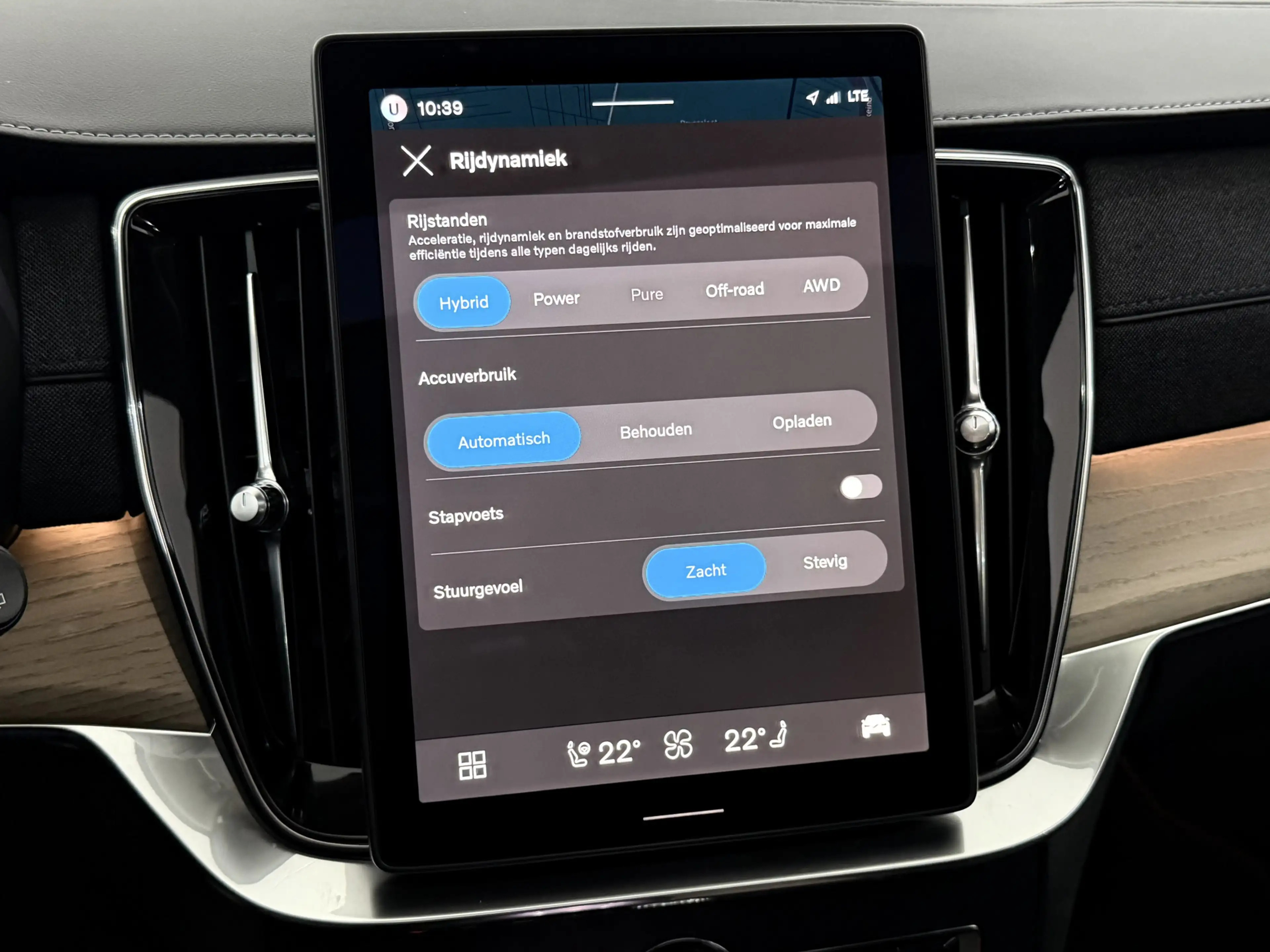 Volvo XC90 2.0 T8 Plug-in hybrid AWD Plus Dark Facelift 7P Pa — photo 34