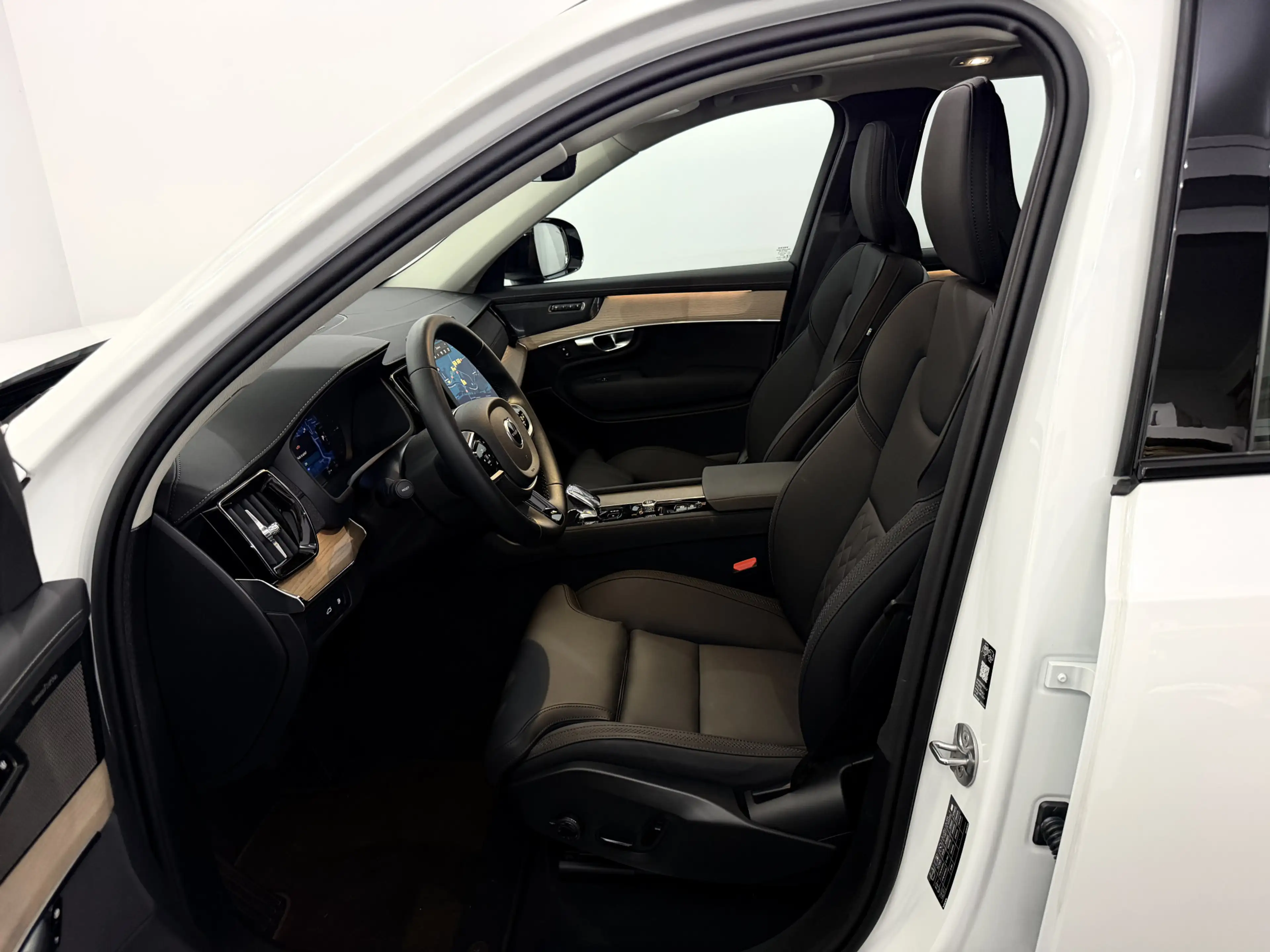 Volvo XC90 2.0 T8 Plug-in hybrid AWD Plus Dark Facelift 7P Pa — photo 7